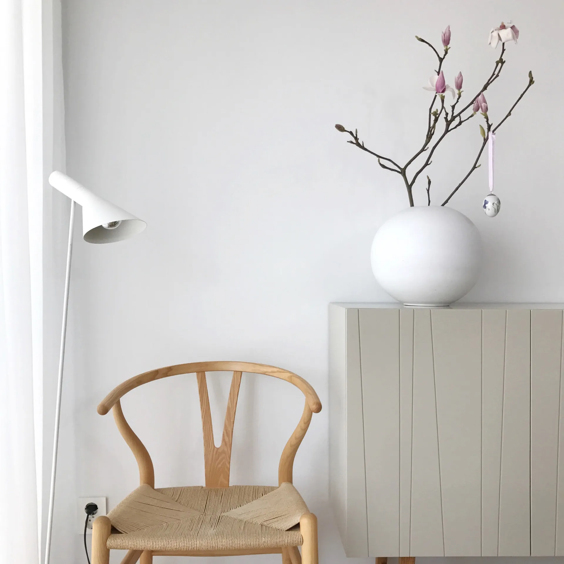 Wazon Ball, biały, 30 cm Cooee Design