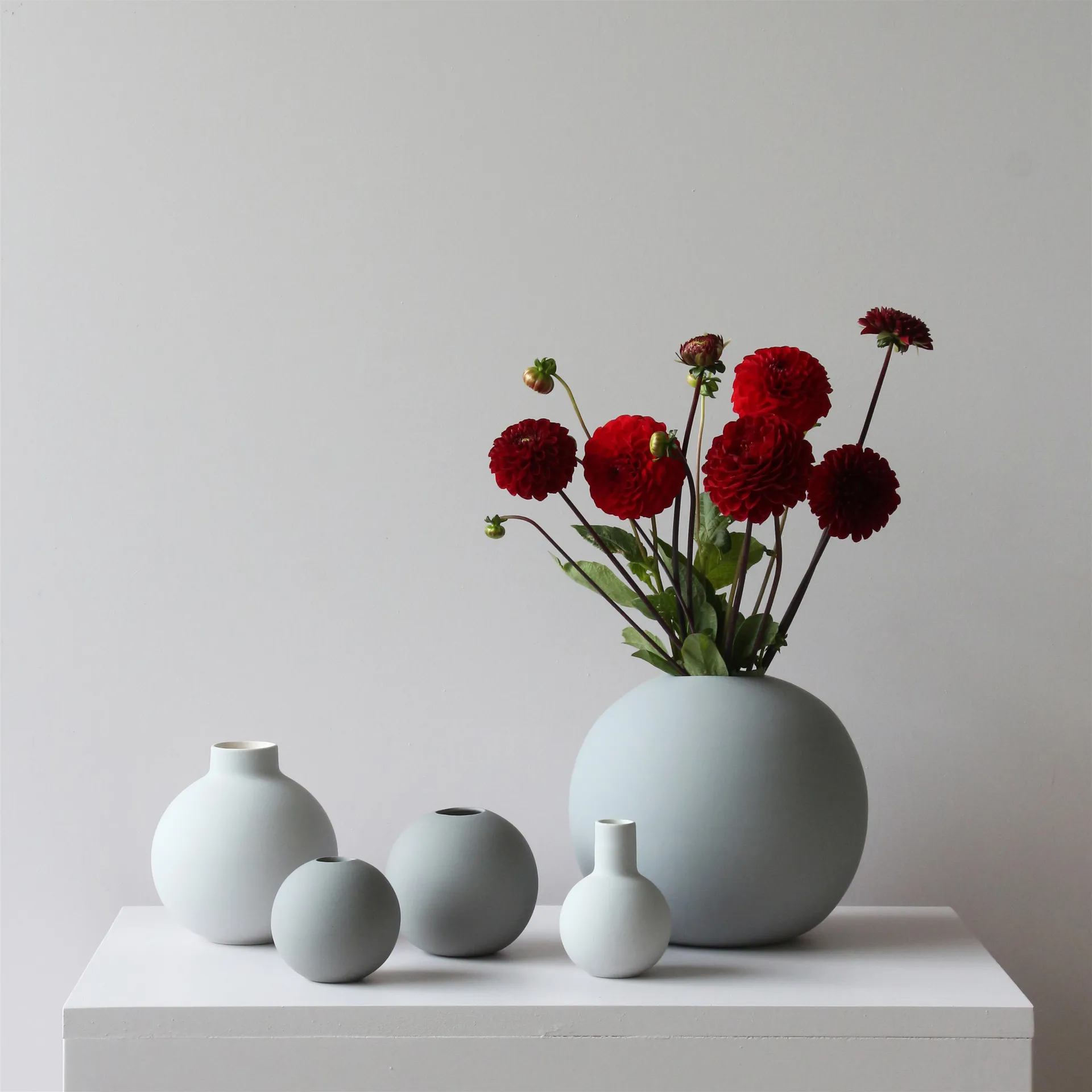 Wazon Ball szary, 8 cm Cooee Design