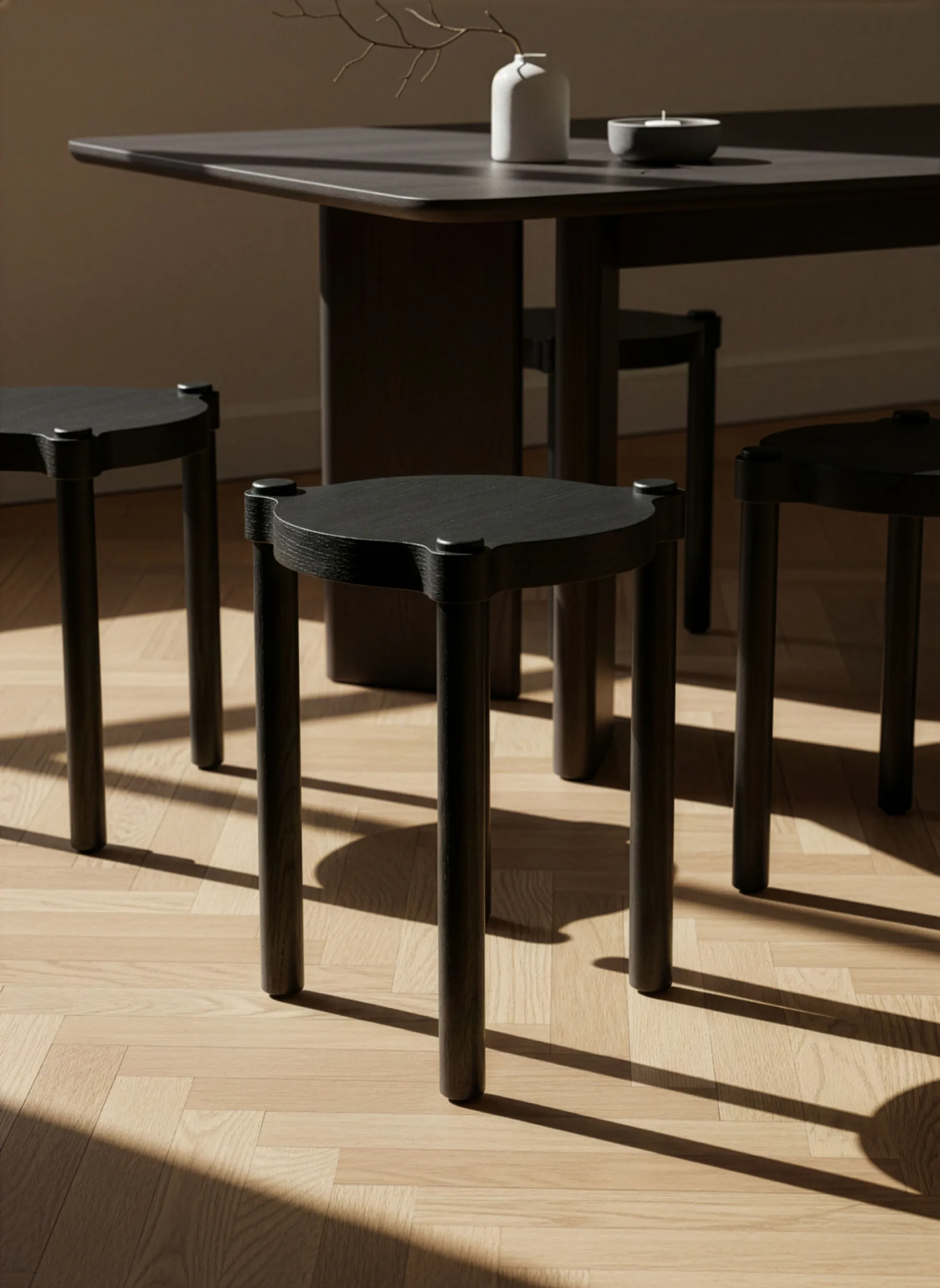 Woody stołek, Dąb bejcowany na czarno Cooee Design