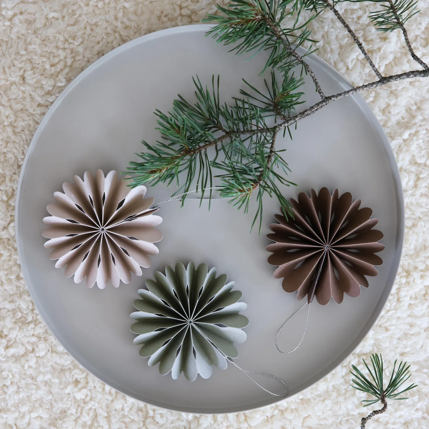 Zawieszka świąteczna Paper Flowers 2 szt., Sand Cooee Design