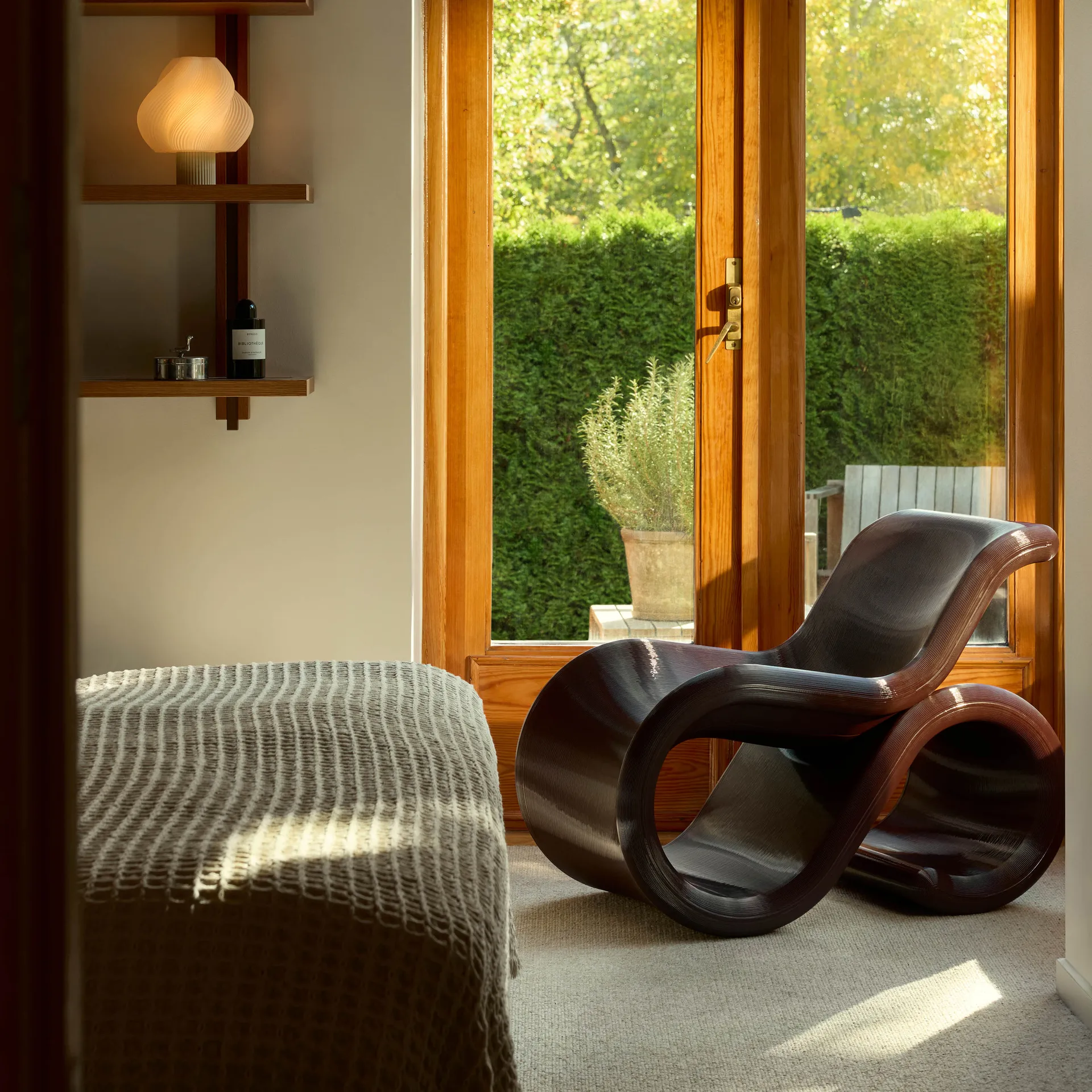 Fotel lounge Éclair chair, Cherry Crème Atelier