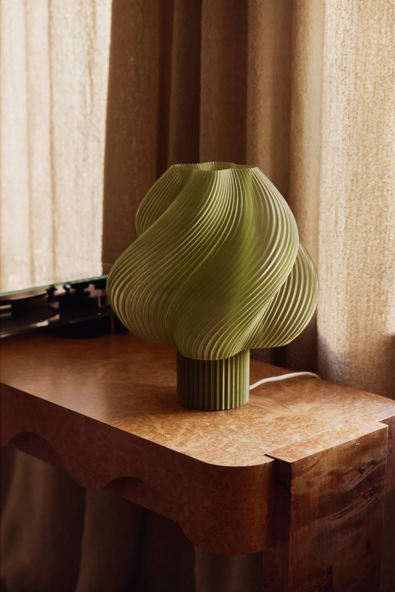 Soft Serve lampa stołowa, Olive, Grande, 34 cm Crème Atelier