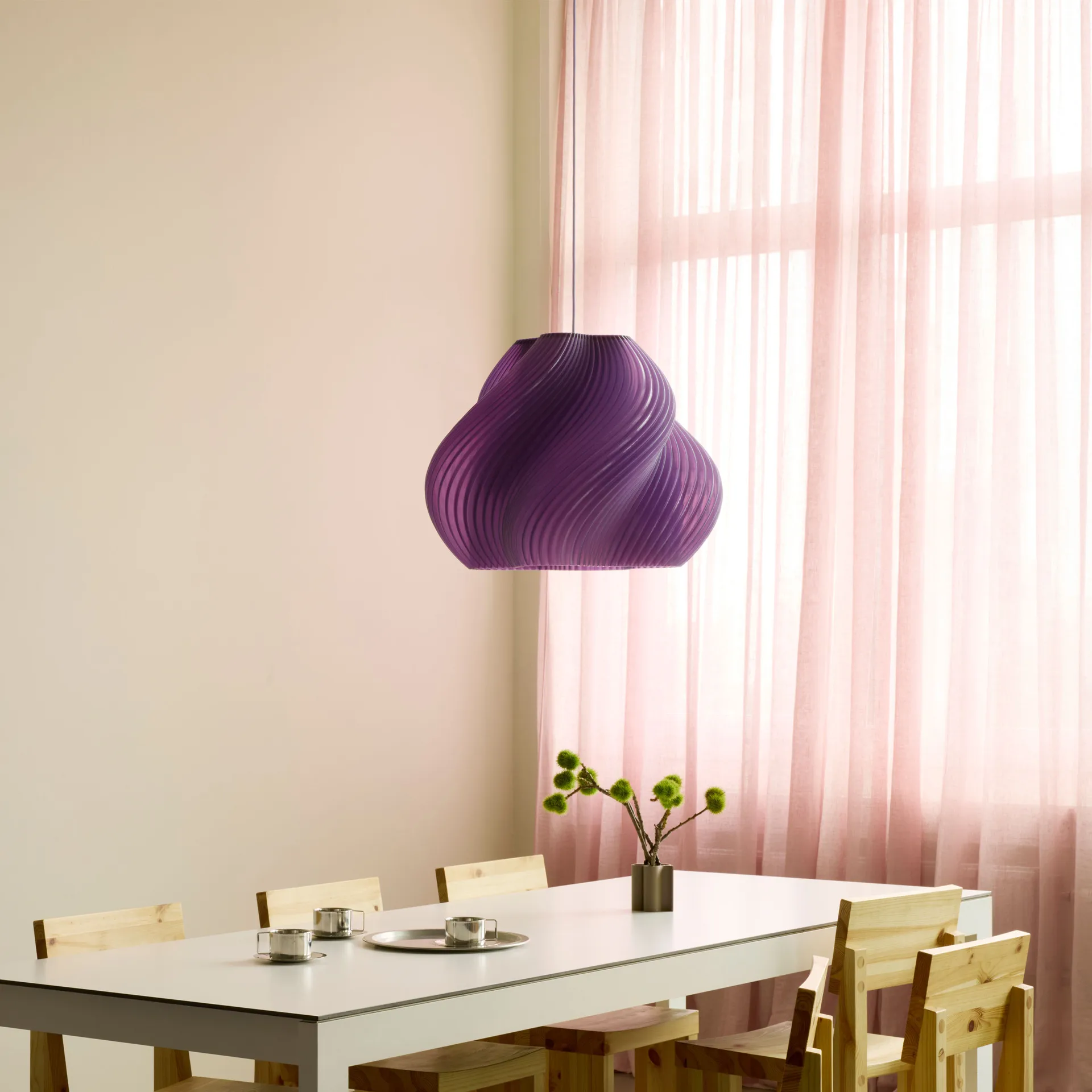 Soft Serve lampa wisząca, Lavender sorbet-brass, Mega, 60 cm Crème Atelier