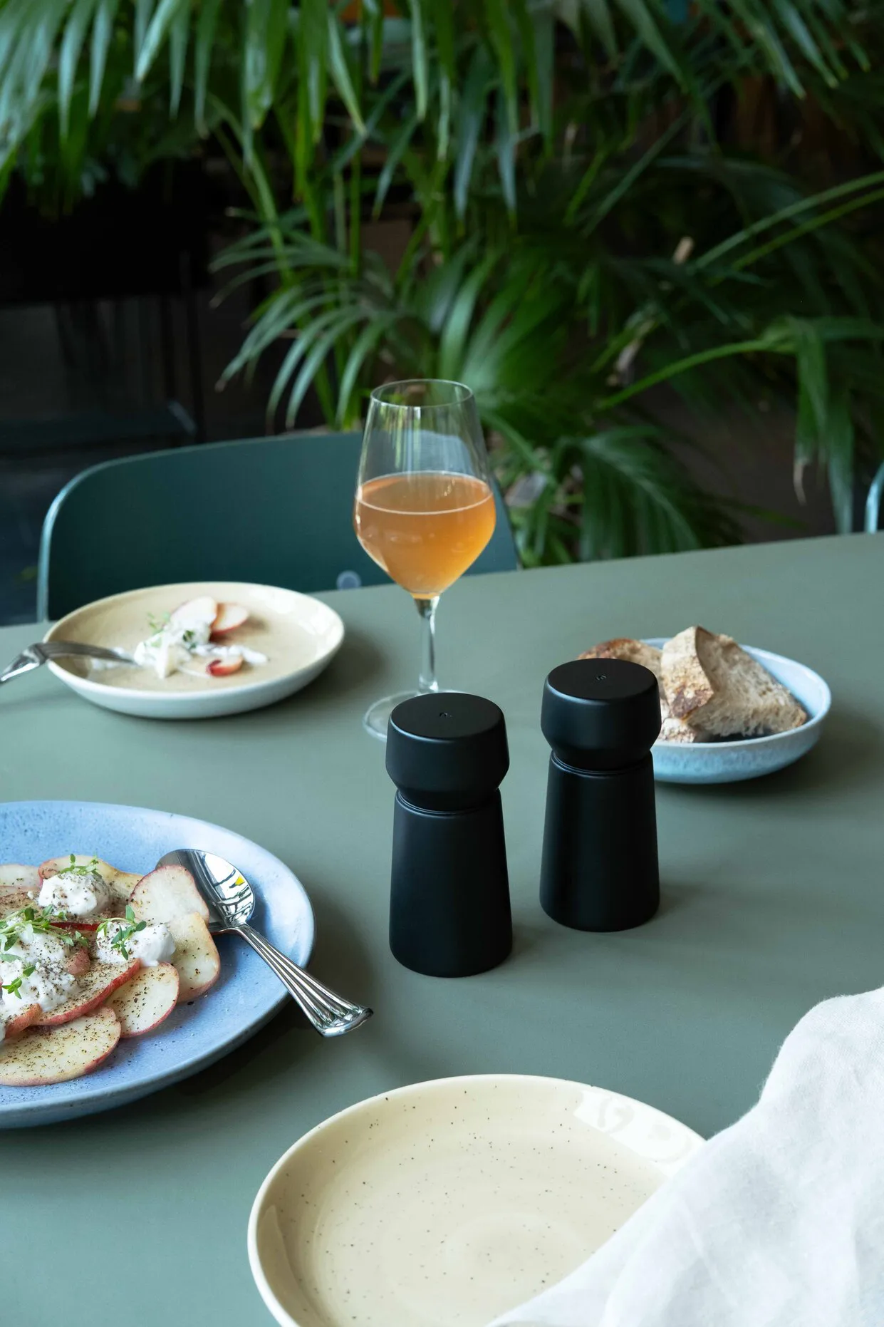Zestaw młynków do soli i pieprzu Amsterdam, Black, FSC beech, 2 części Crushgrind