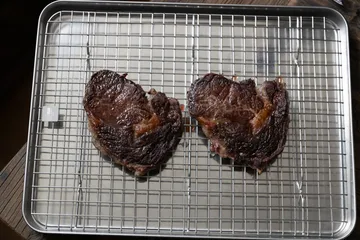 Blacha gastronomiczna Culimat z rusztem chłodzącym. - Stal nierdzewna, 40,5×30,5 cm - Culimat