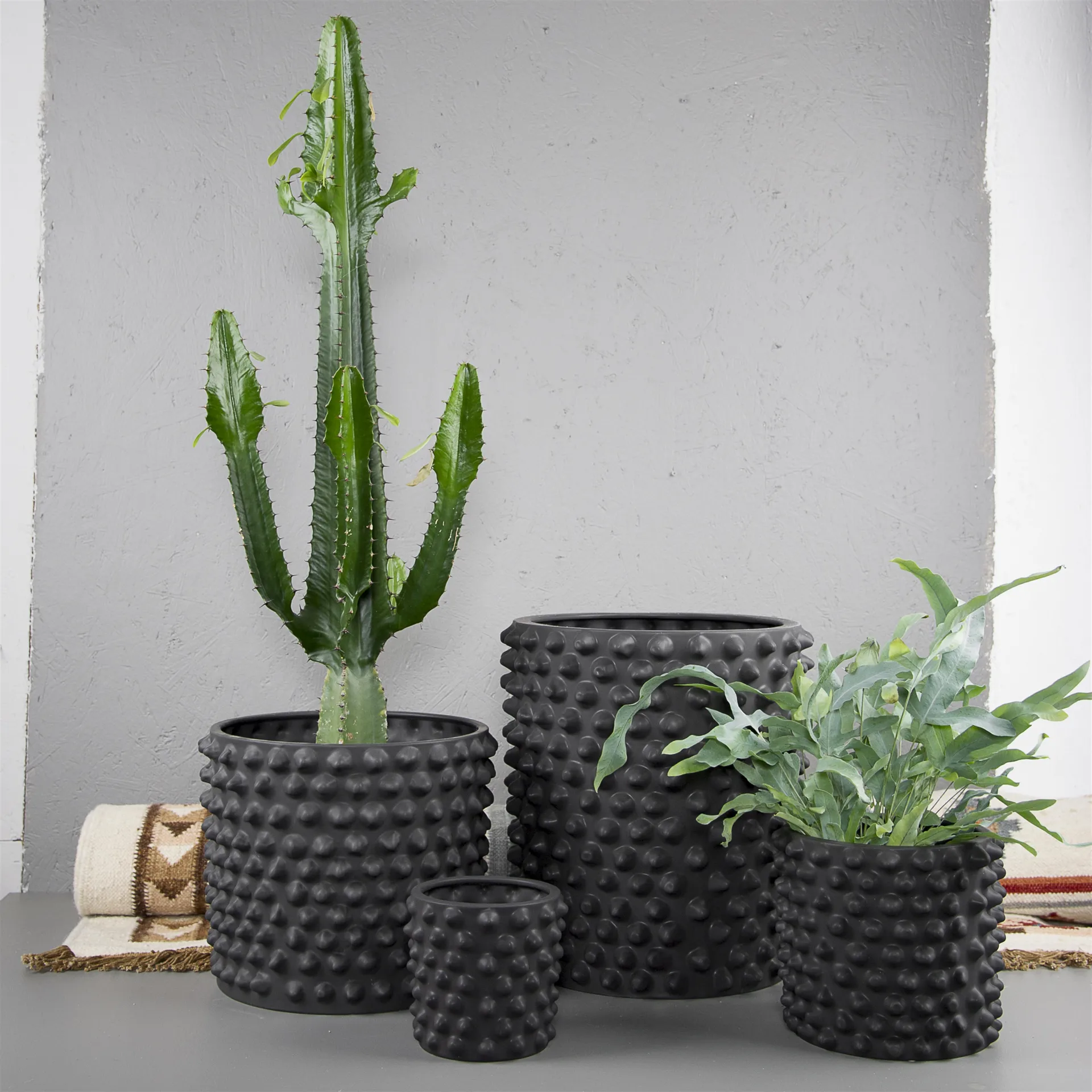 Cloudy - doniczka ciemnoszara, Średni ø30 cm DBKD