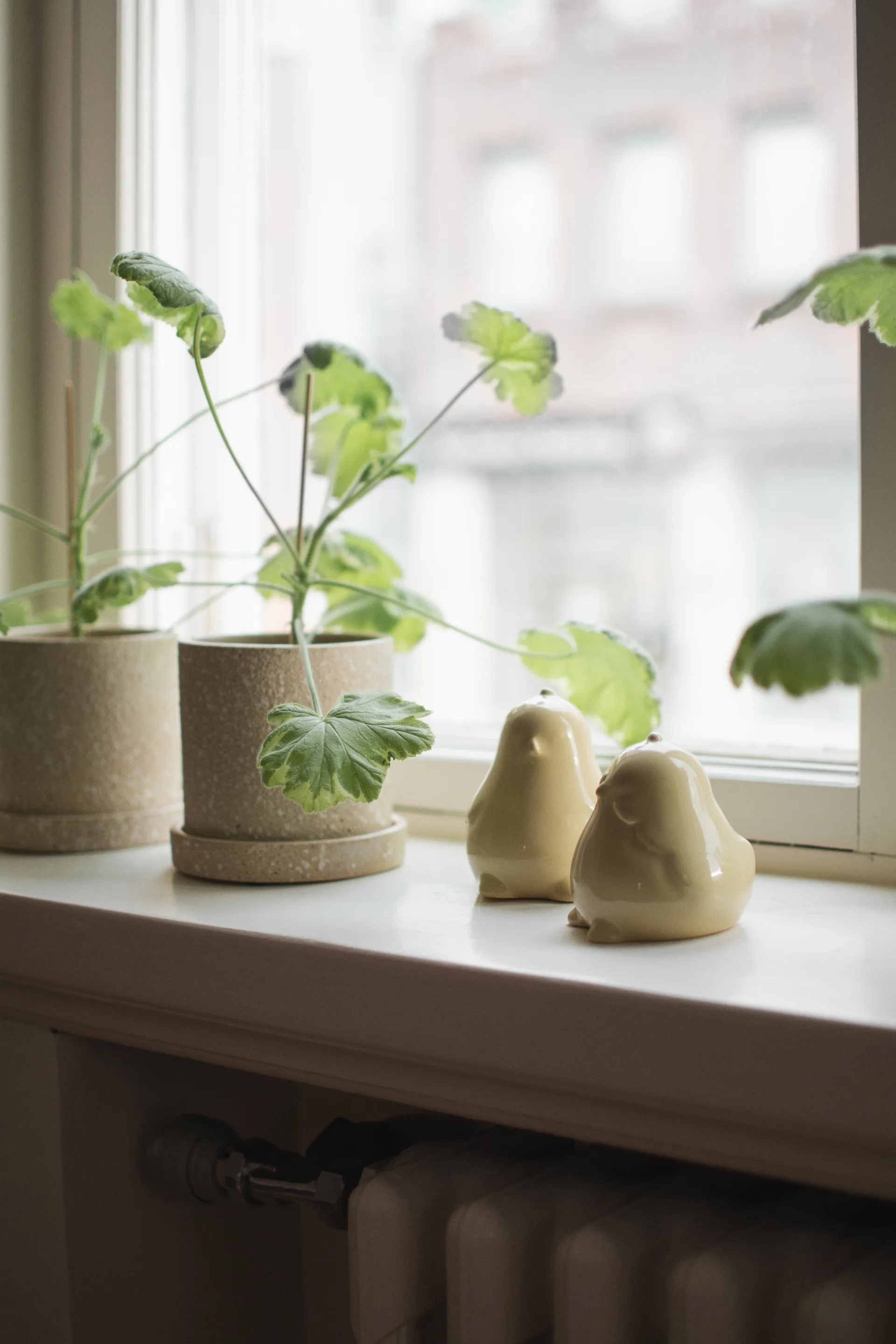 Dekoracja wielkanocna Chubby chicken, zestaw 2 szt., Shiny yellow DBKD