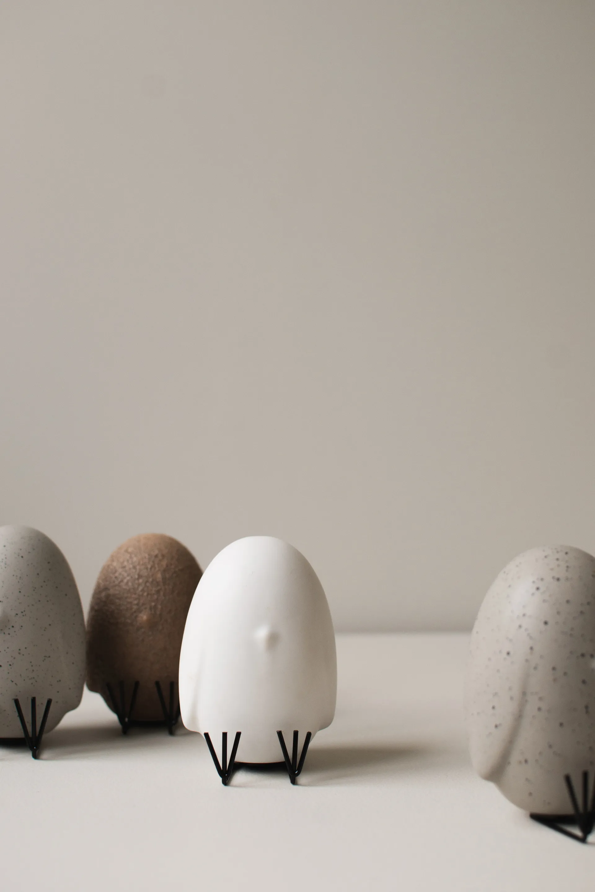 Dekoracja wielkanocna Sit Around, White DBKD