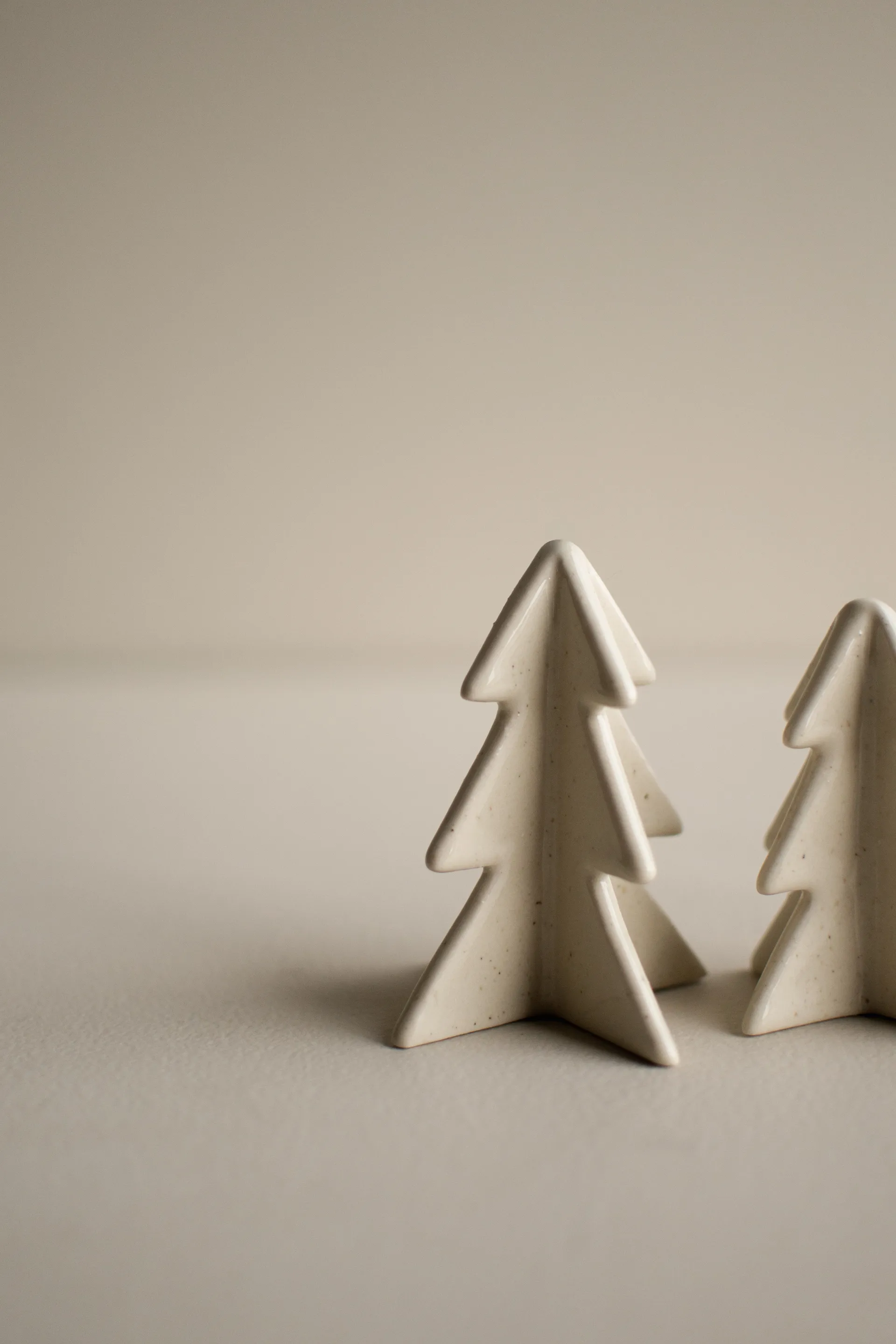 Dekoracja zimowe drzewo, Waniliowy, 9,5 cm DBKD