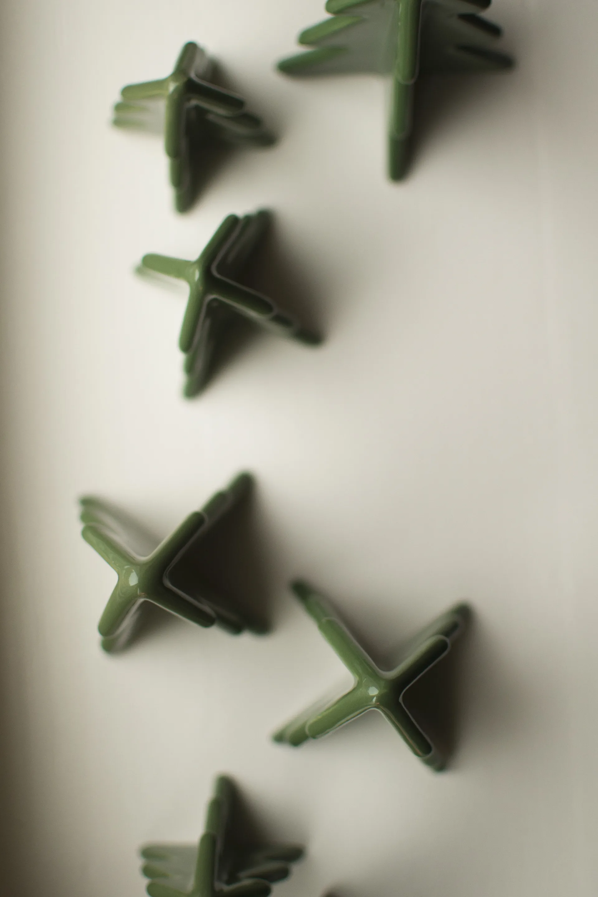 Dekoracja zimowe drzewo, Zielony, 7 cm DBKD