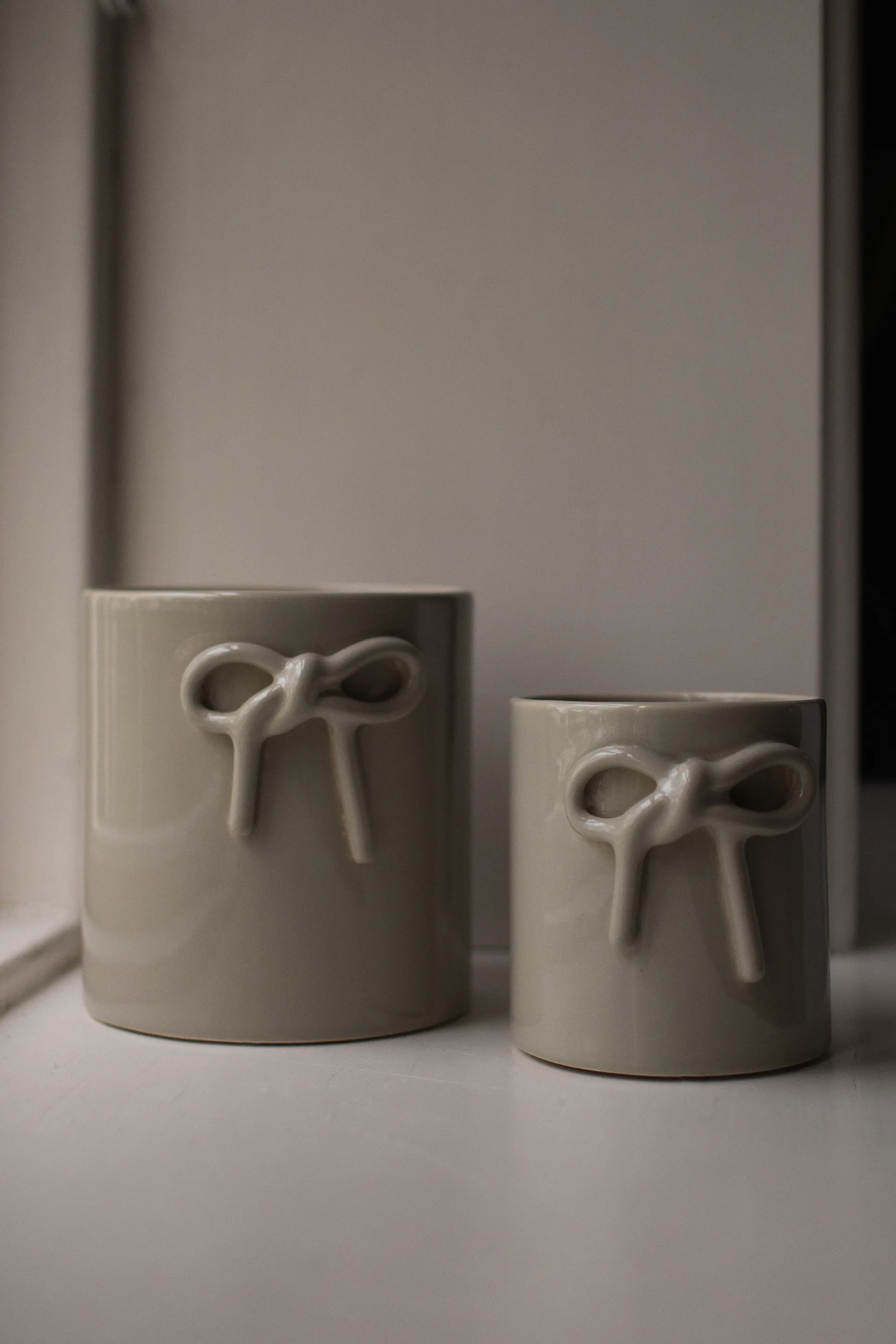 Doniczka Bow Ø11 cm, Shiny mole DBKD