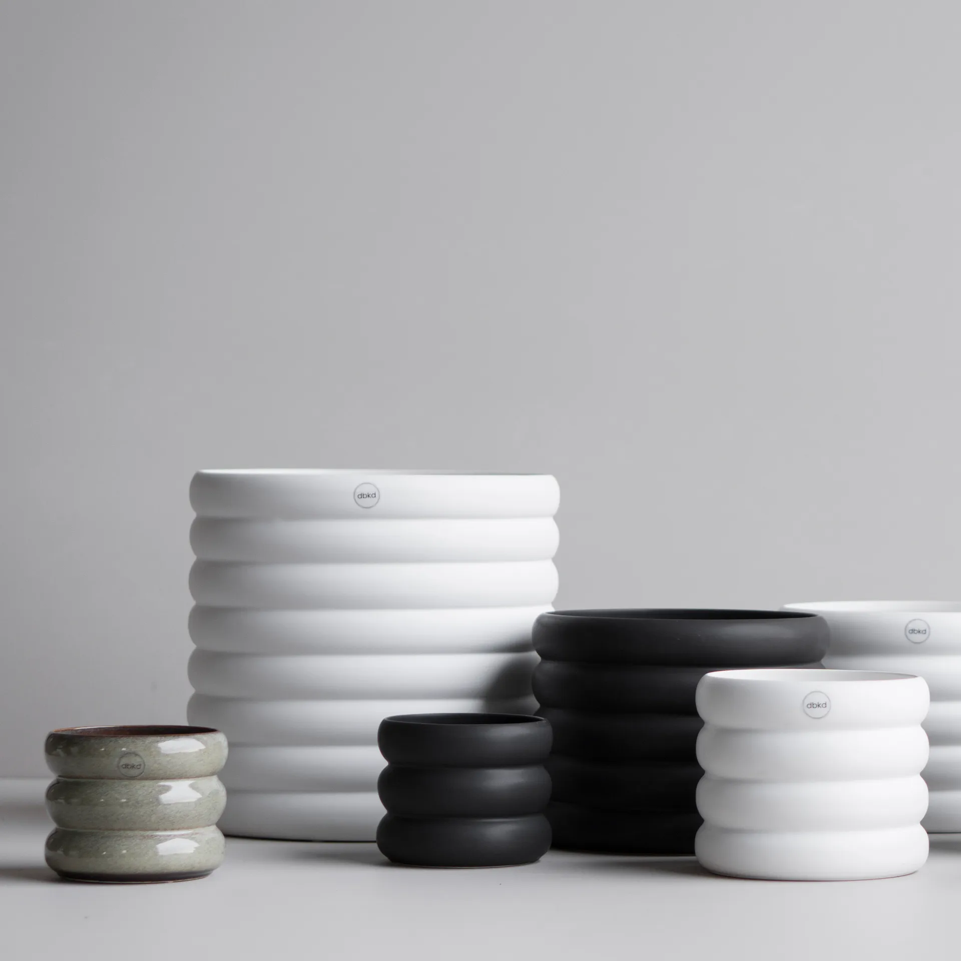 Doniczka Mud biała, XL, Ø 27 cm DBKD