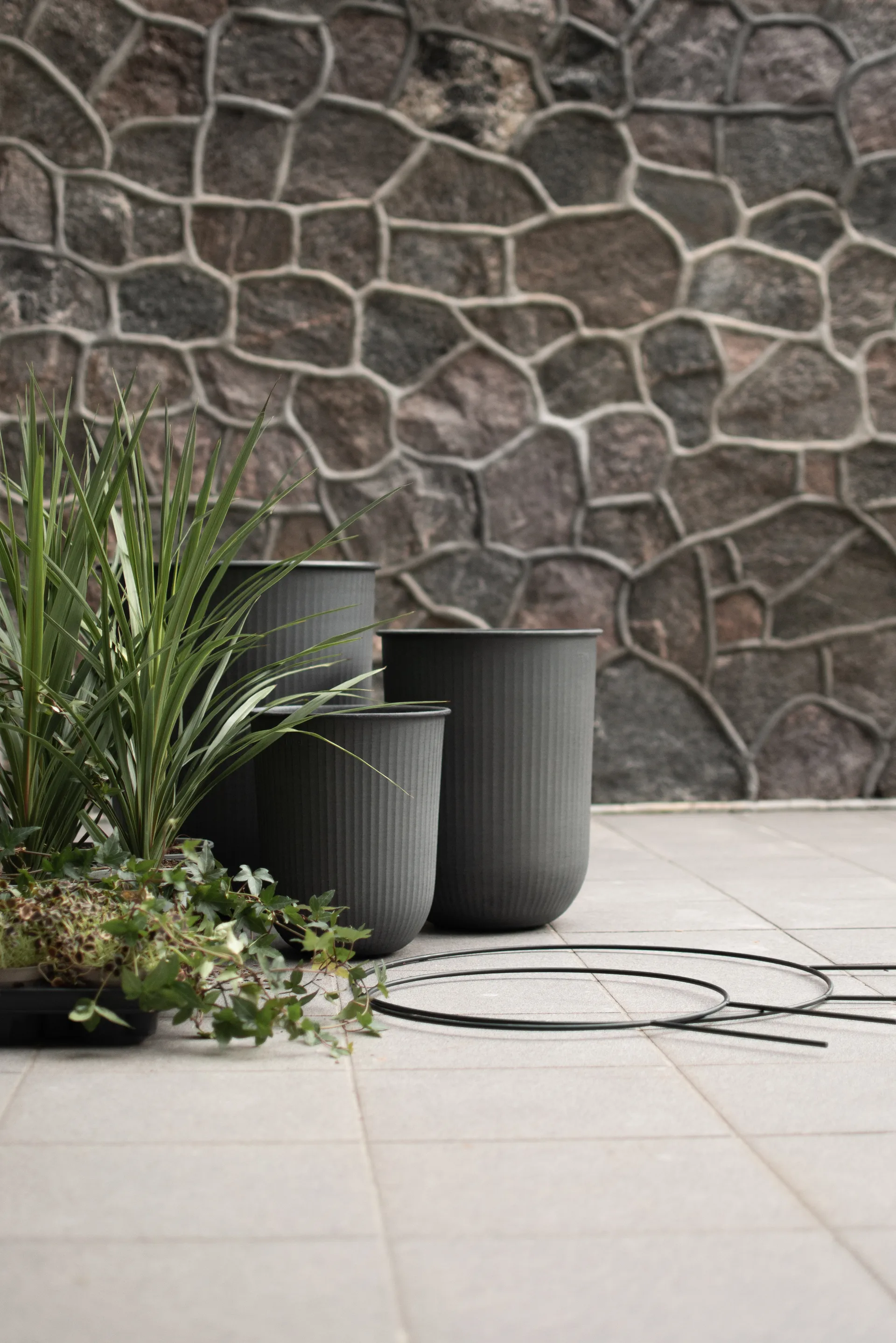 Doniczka Out Stripe 3 szt., Black DBKD