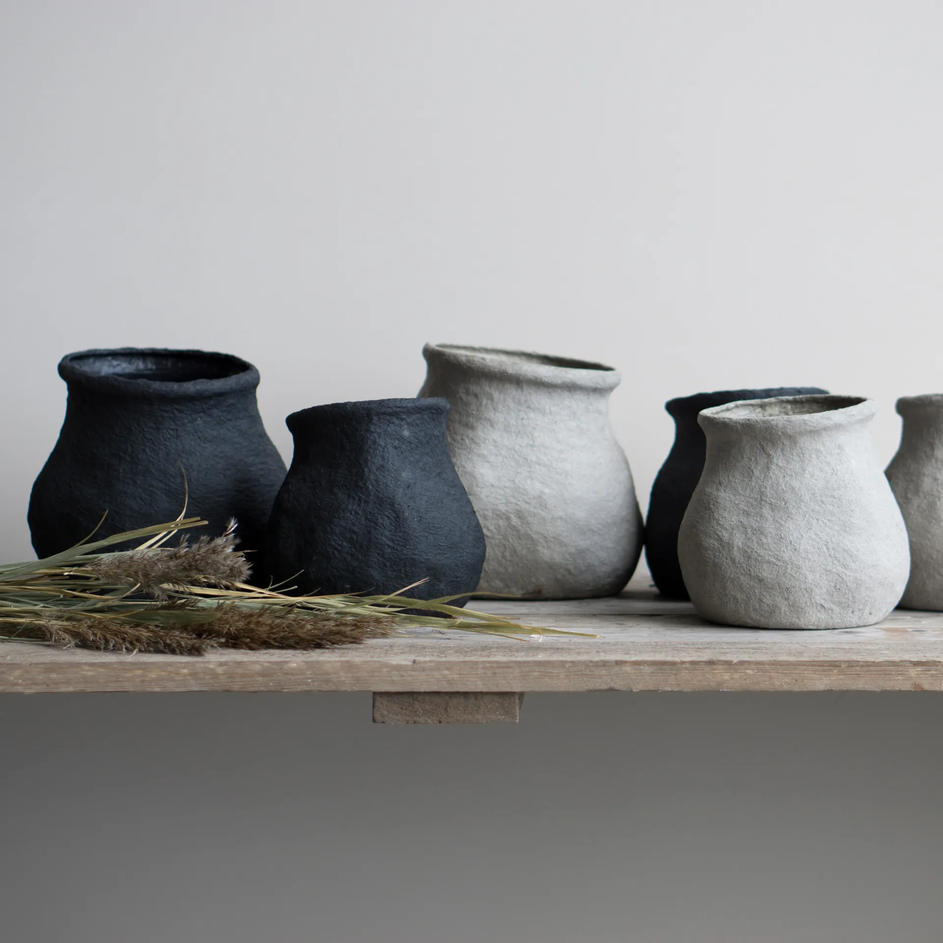 Doniczka Paper czarna, Mała ø18 cm DBKD