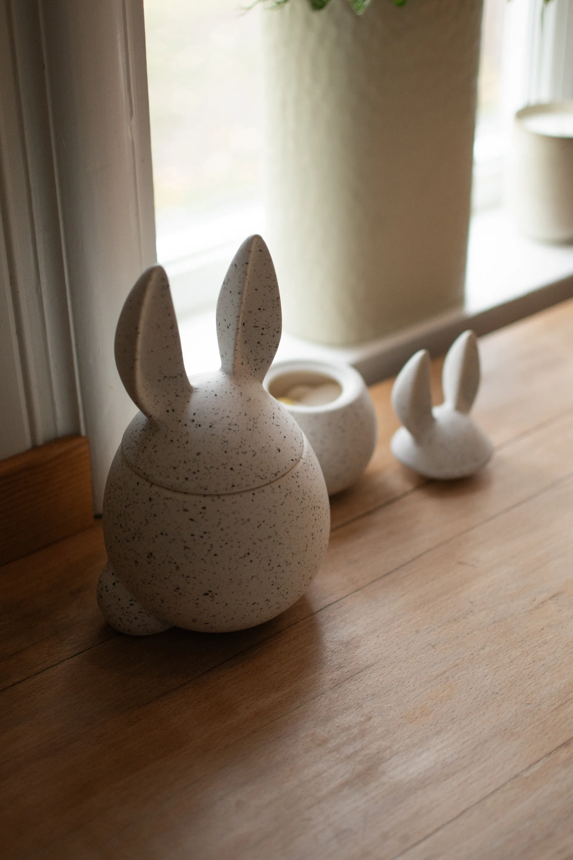 Duża miska DBKD Eating Rabbit, White DBKD