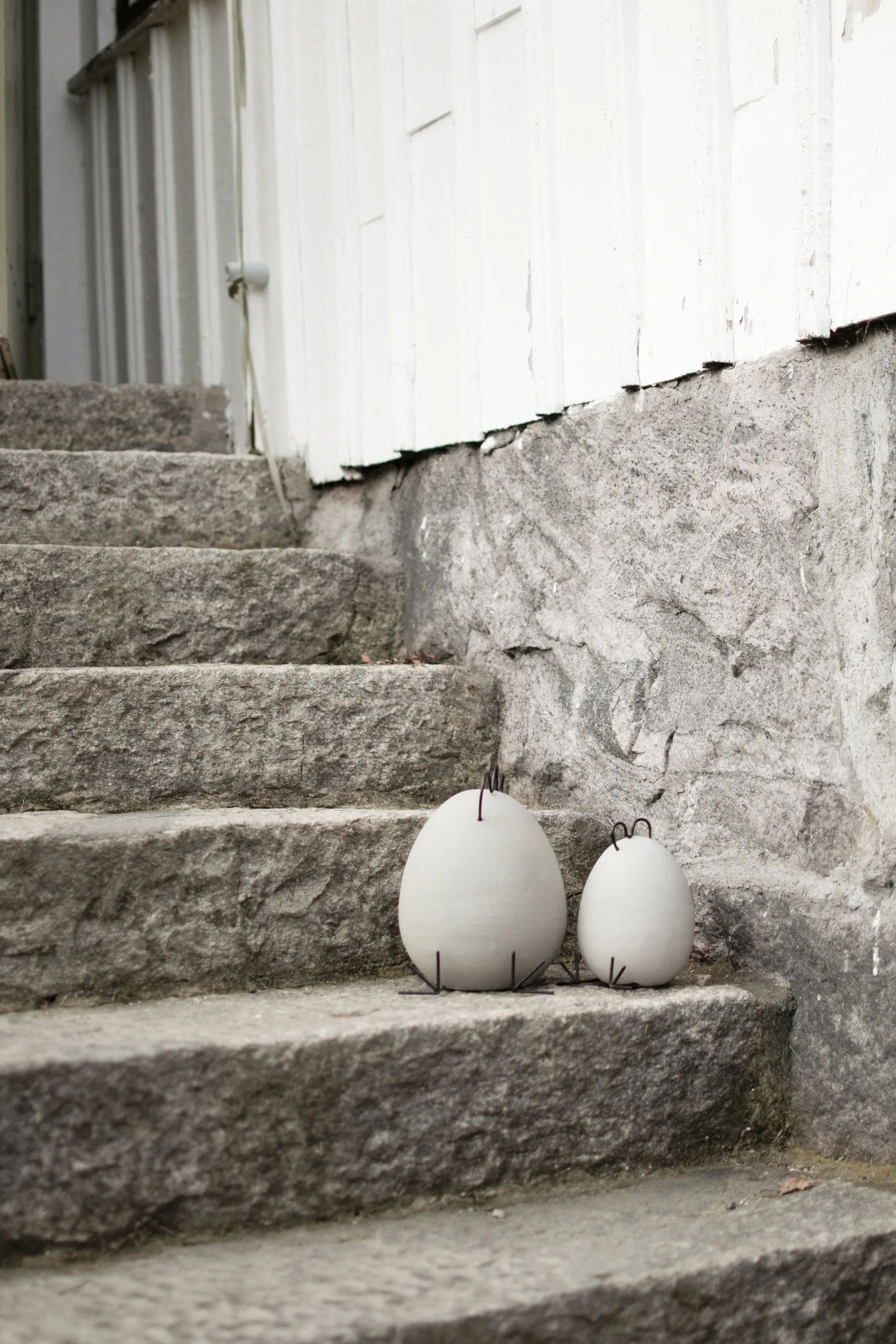 Heavy Hen dekoracja wielkanocna z betonu, Mała DBKD