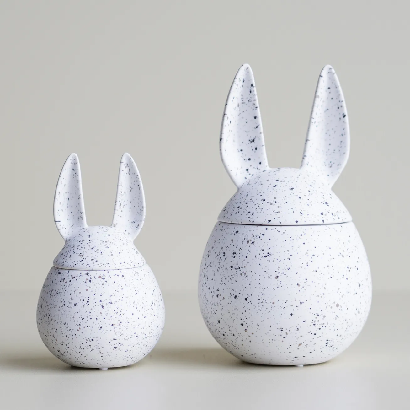 Mała miska DBKD Eating Rabbit, White dot DBKD