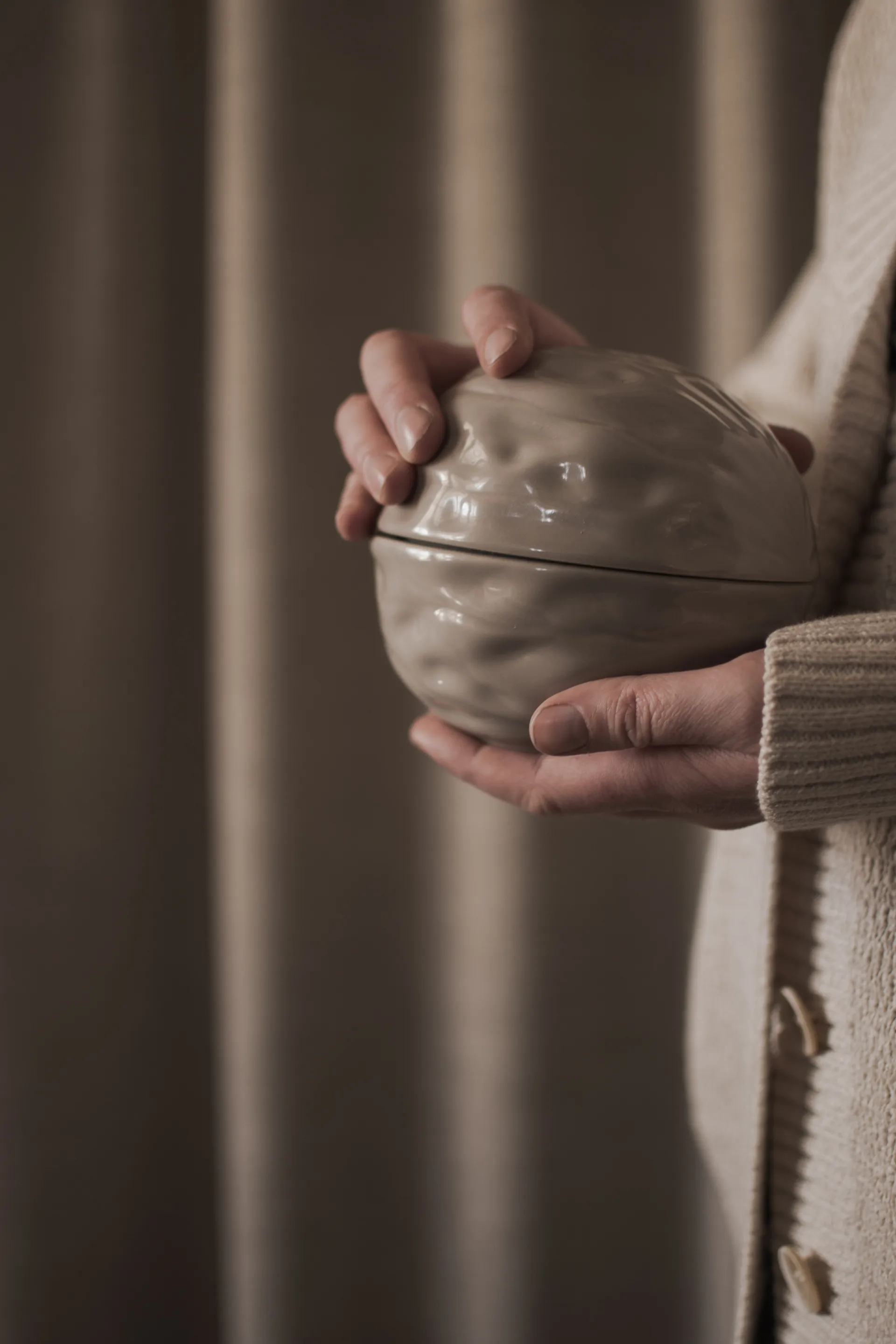 Miska z pokrywką Walnut, Shiny mole DBKD