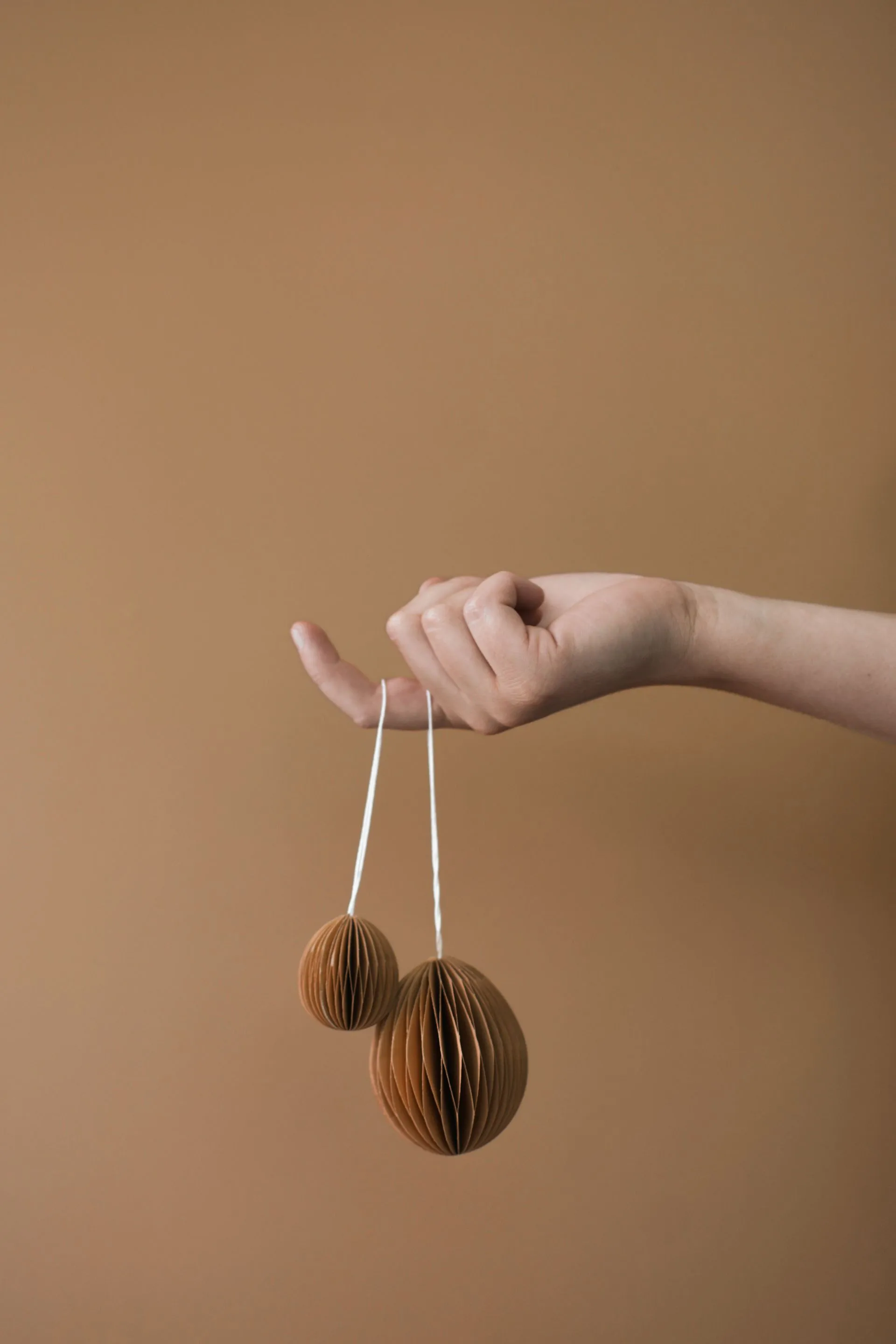 Papierowa zawieszka wielkanocna Ovoid 7 cm, Terracotta DBKD