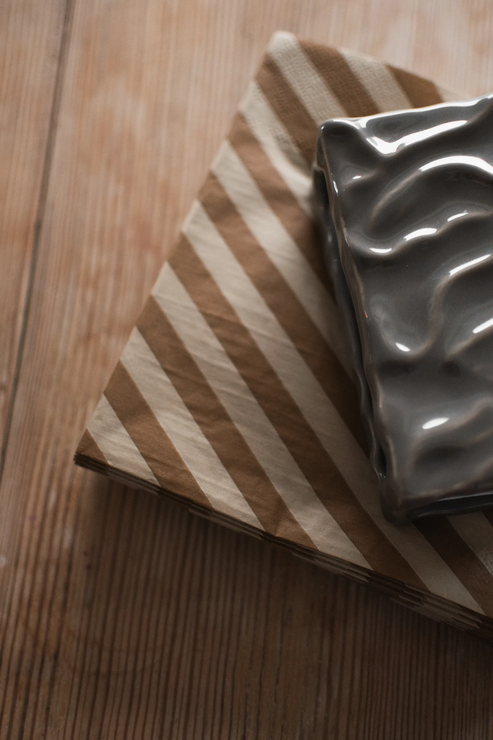 Serwetki papierowe Stripe 33x33 cm, 20 szt., Nougat DBKD