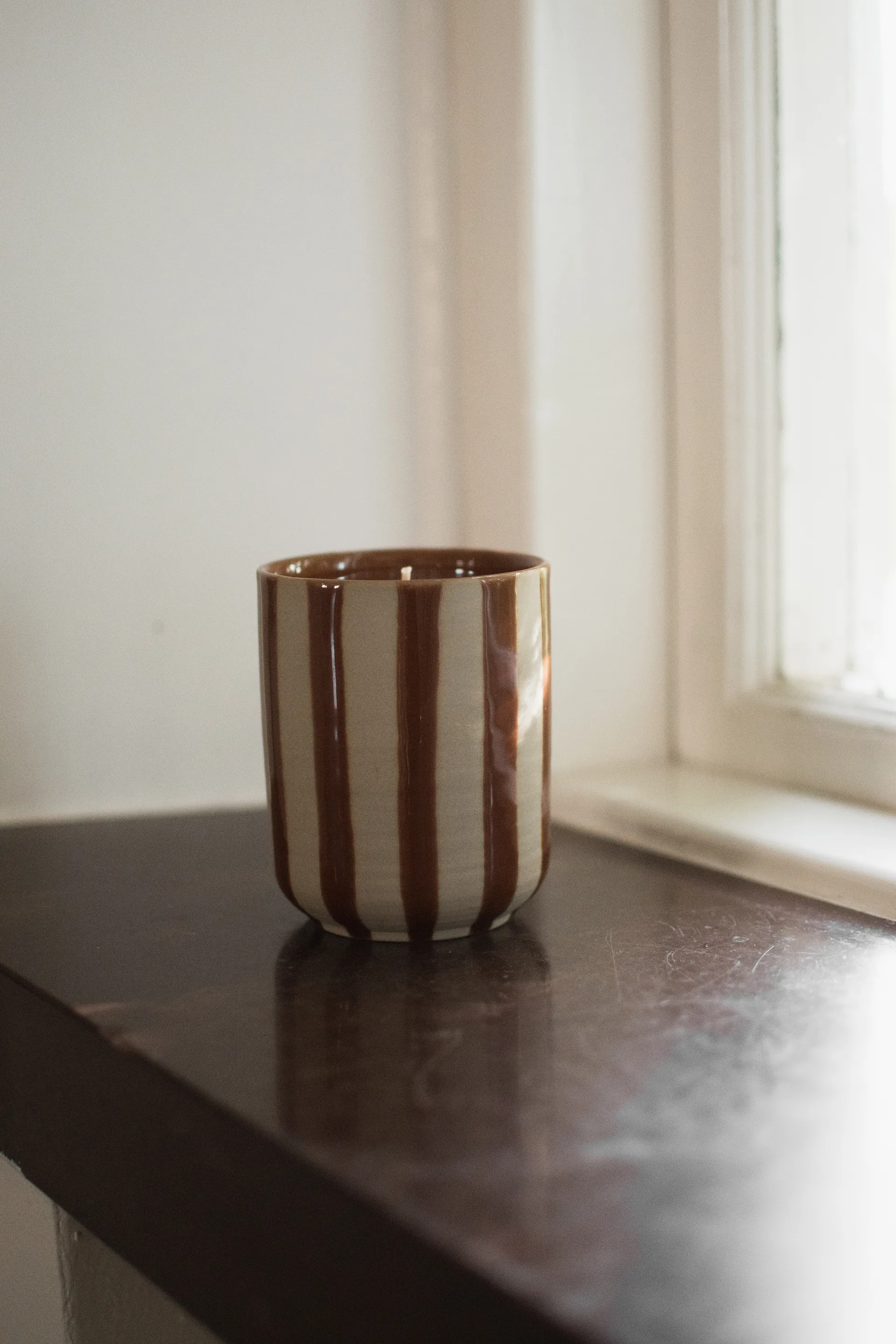 Świeca zapachowa Burn, 60h, Nougat DBKD