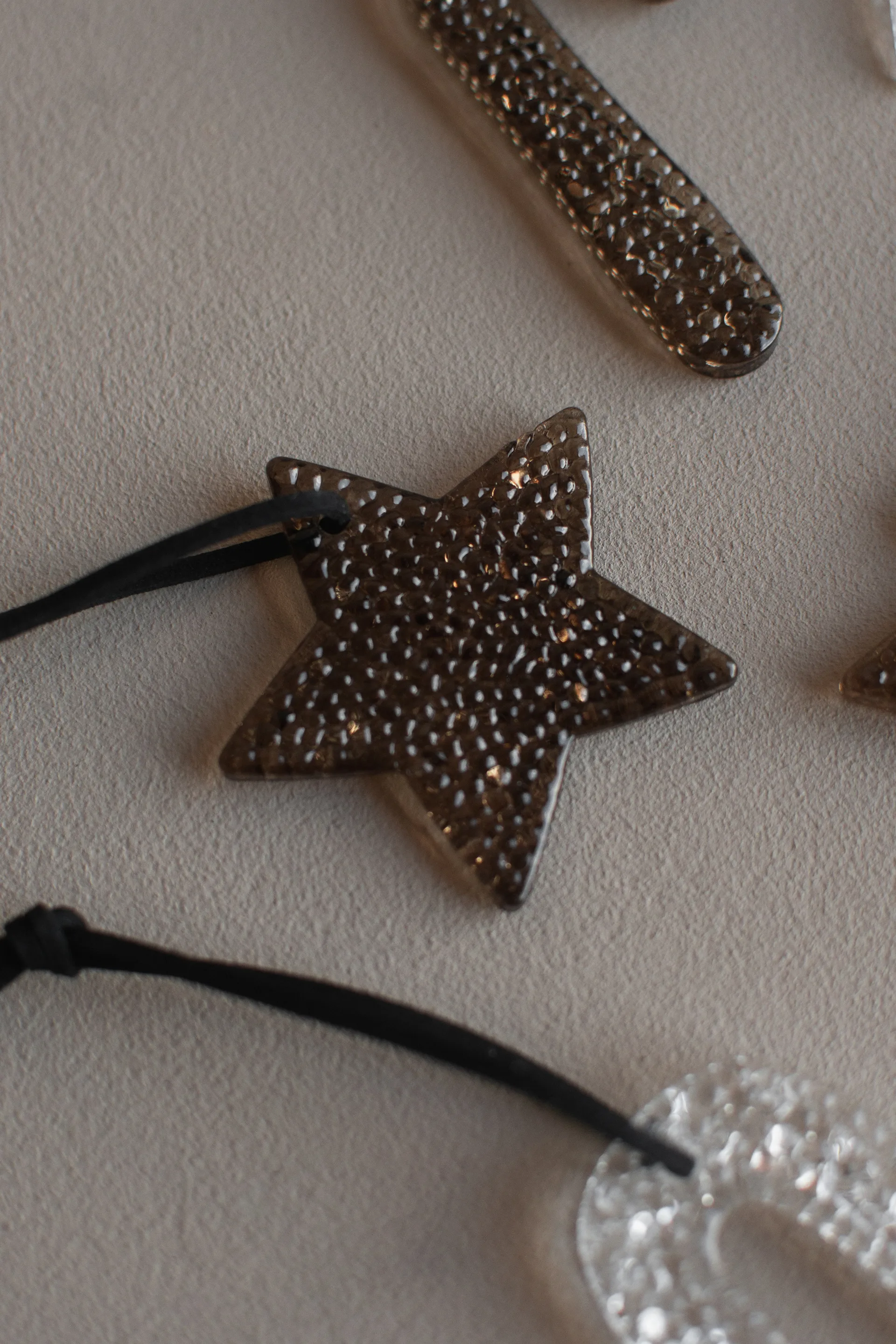 Zawieszka dekoracyjna Airy Hanging Star, Brown DBKD
