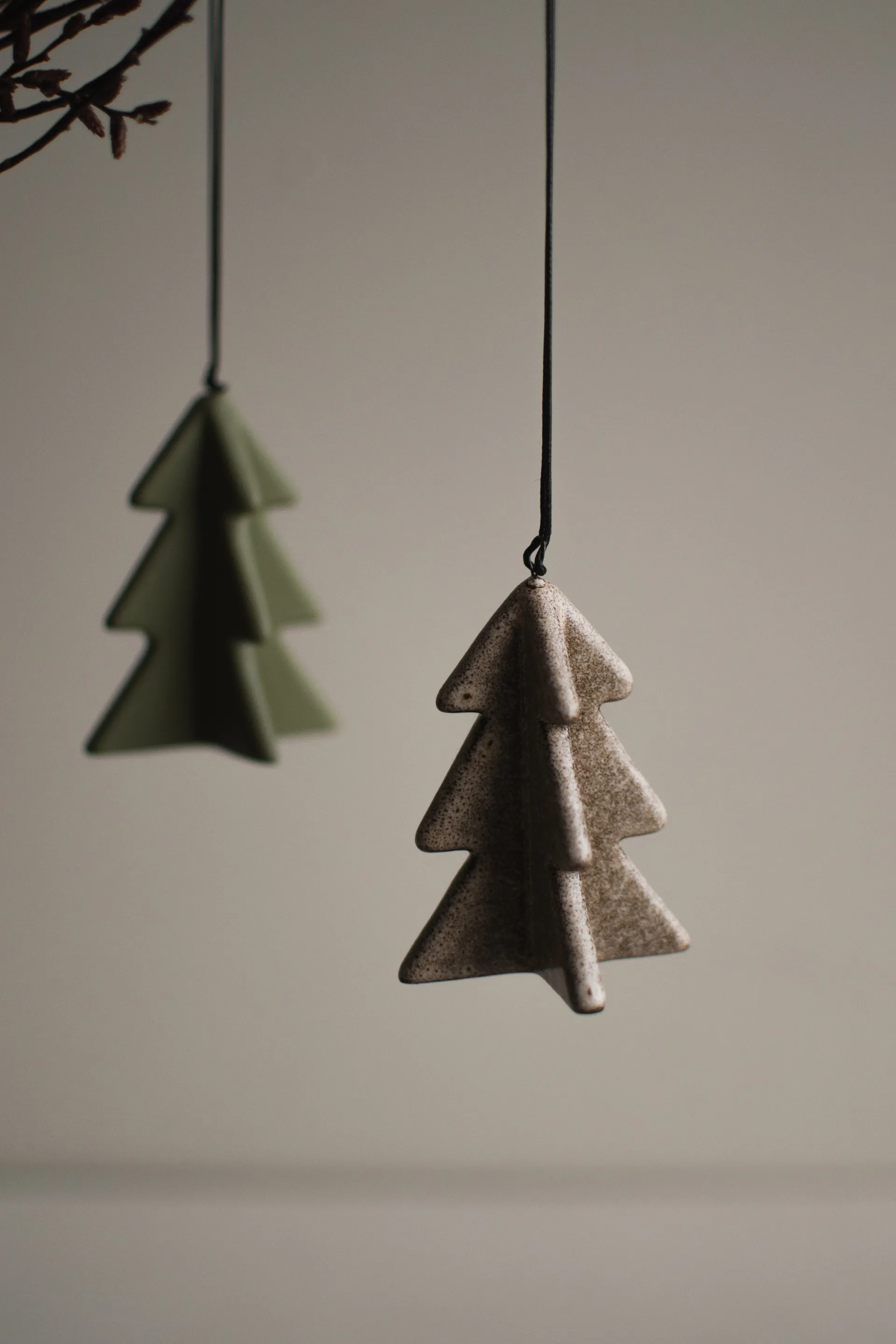 Zawieszka dekoracyjna, choinka 7 cm, Beżowy DBKD