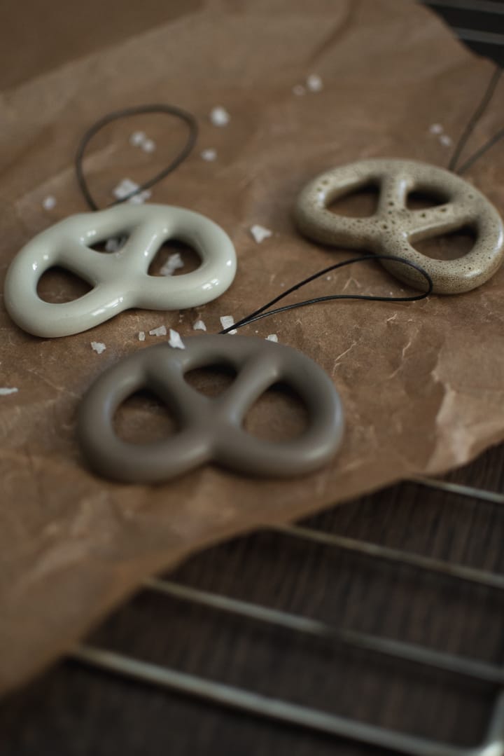 Zawieszka dekoracyjna Hanging Pretzel, Shiny mole DBKD