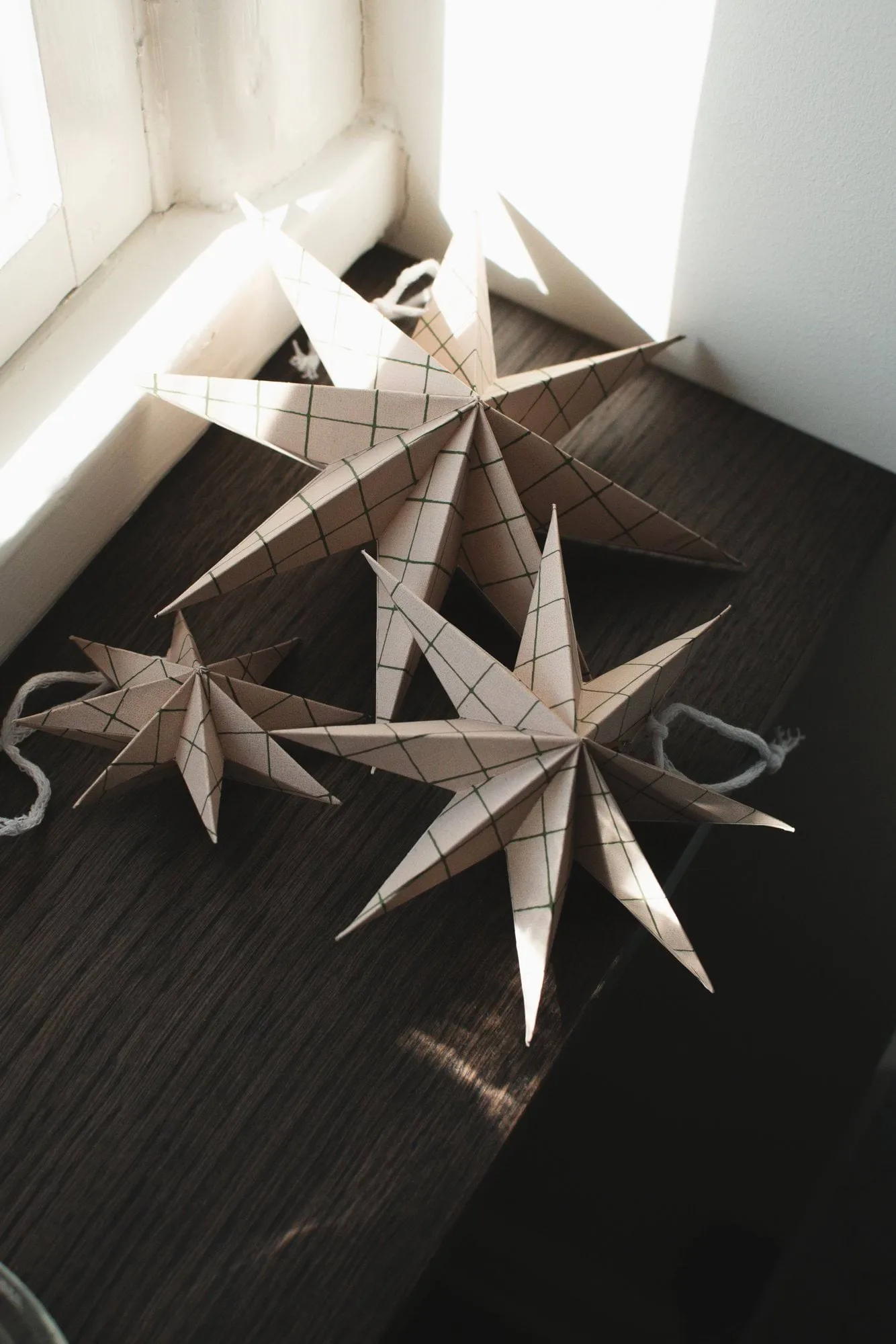 Zawieszka dekoracyjna Paper winter star, Square sand, medium, Ø14 cm DBKD