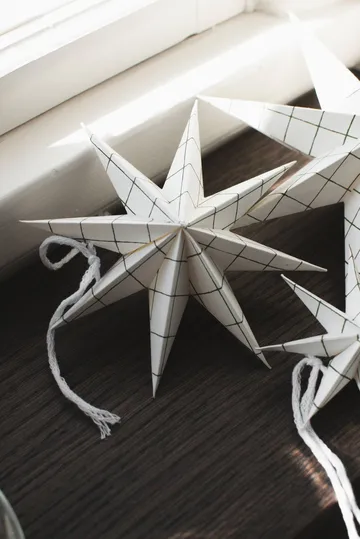 Zawieszka dekoracyjna Paper winter star - Square white, medium, Ø14 cm - DBKD