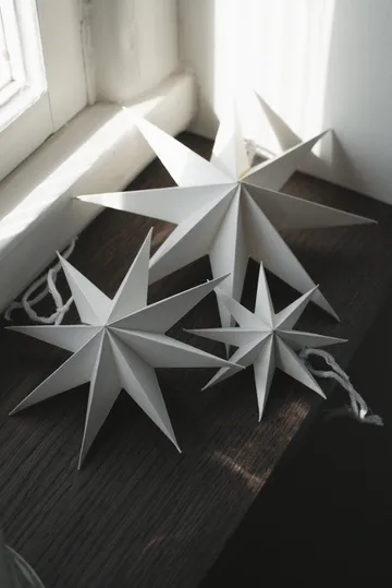 Zawieszka dekoracyjna Paper winter star - White, medium, Ø14 cm - DBKD