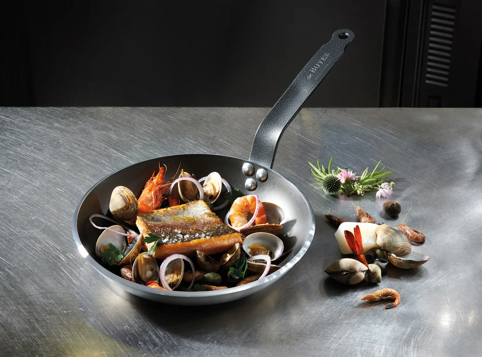 Choc 5 Resto patelnia indukcyjna, 24 cm De Buyer