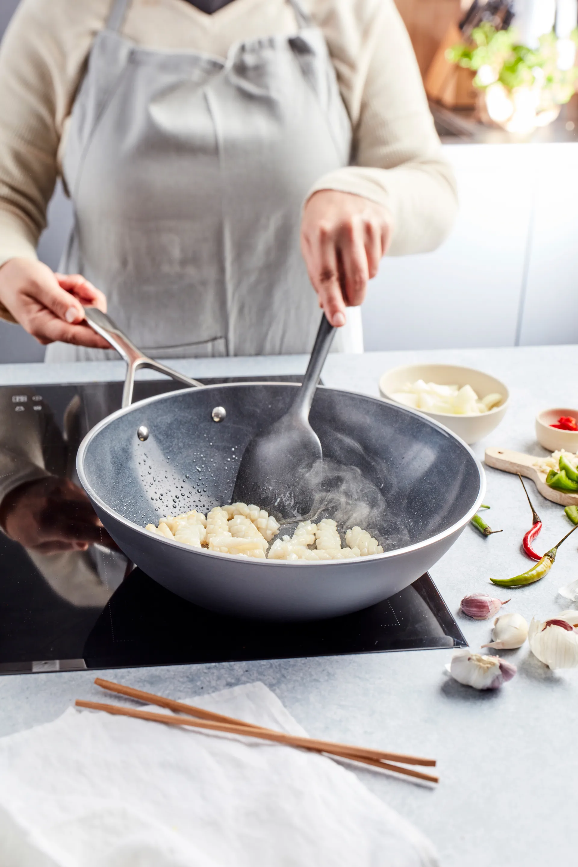 Alu Pro 5 Ceraforce patelnia wok ceramiczna 5-ply, Ø30 cm Demeyere