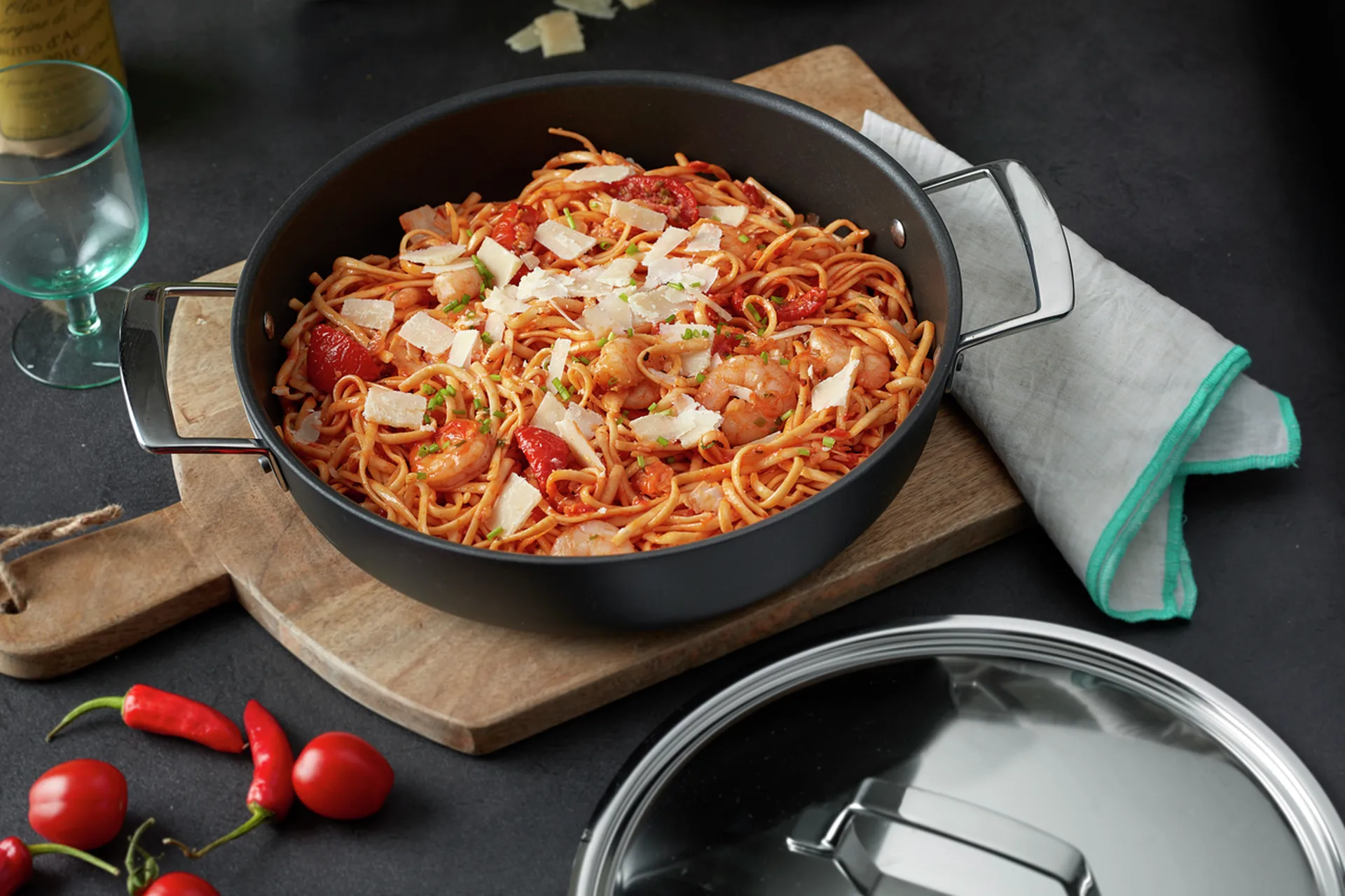 Głęboka patelnia Demeyere Alu Pro, Czarny Demeyere