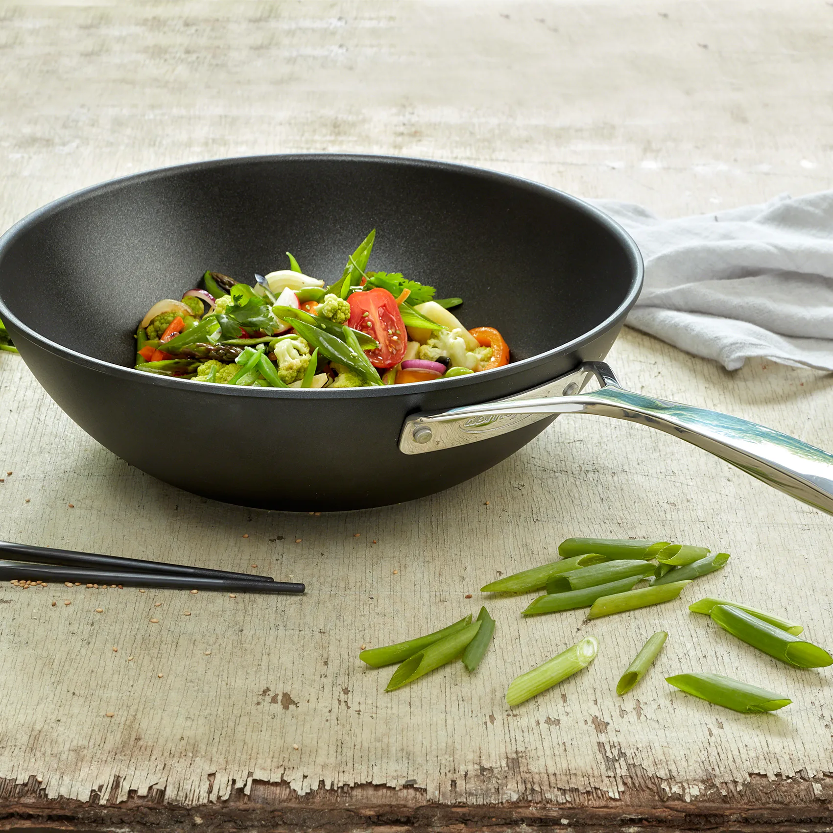 Patelnia wok Demeyere Alu Pro, 30 cm Demeyere