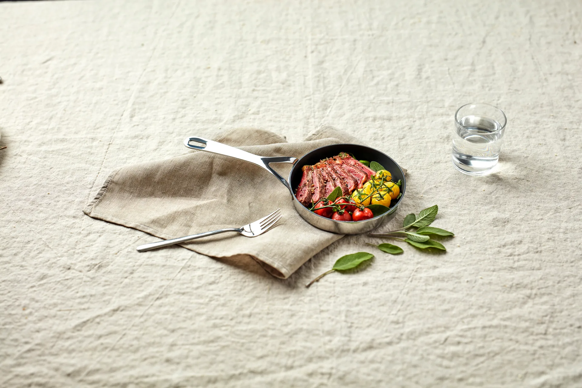 Specialties 3 patelnia mini duralside ultra 3-ply, Ø16 cm Demeyere