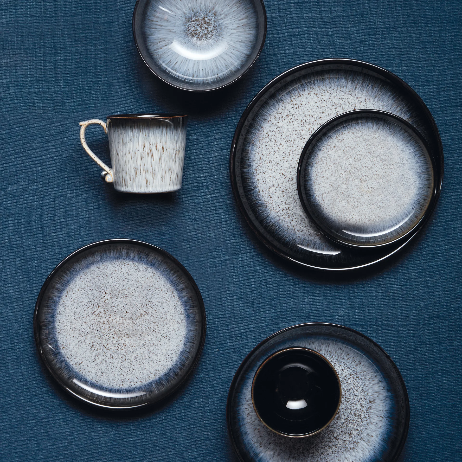 Halo Coupe talerz 26 cm, Niebieski-szary-czarny Denby