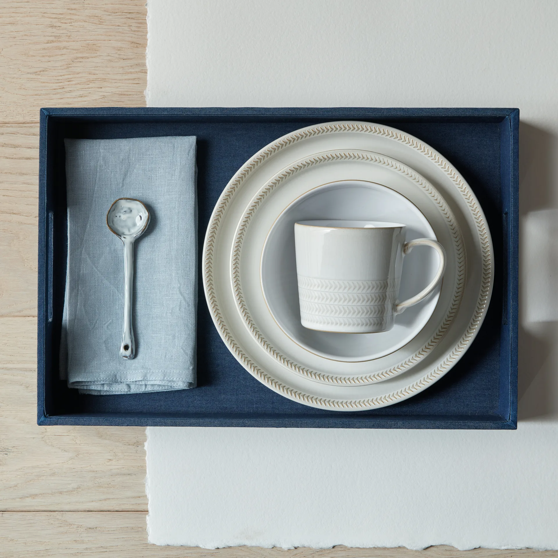 Natural Canwazon coupe talerz 21 cm, Textured Denby