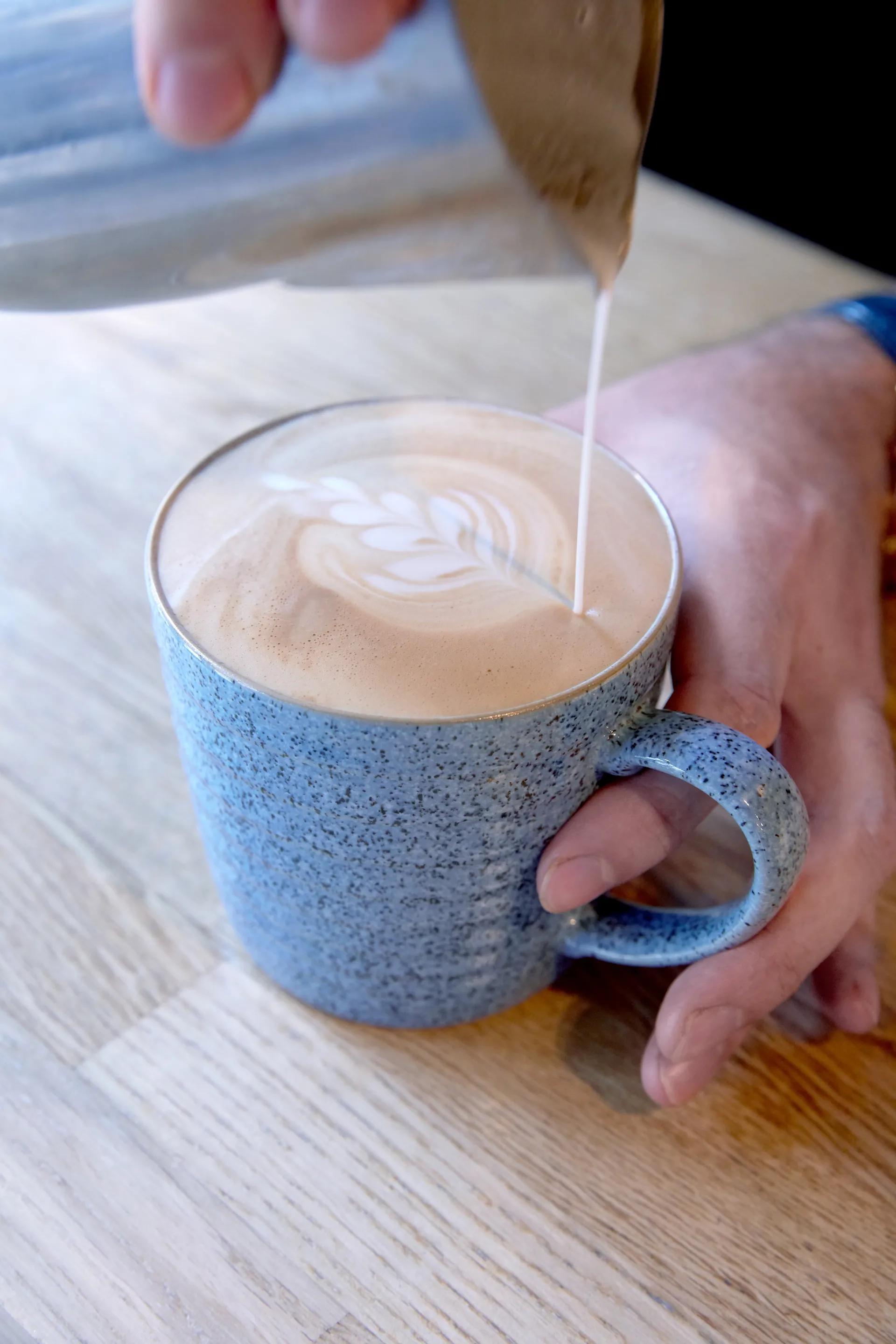 Studio Blue ryflowany kubek 400 ml, Flint-chalk Denby