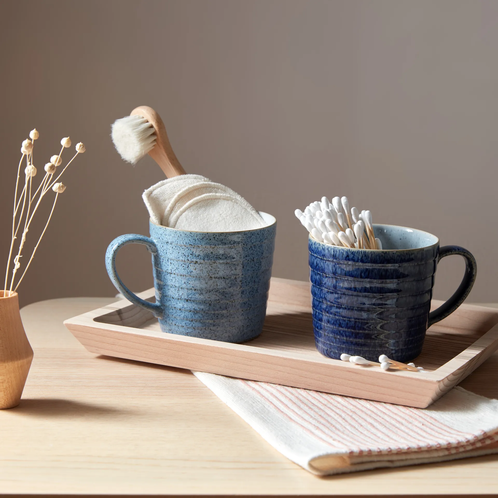 Studio Blue żłobiony kubek 400 ml, Flint-chalk Denby