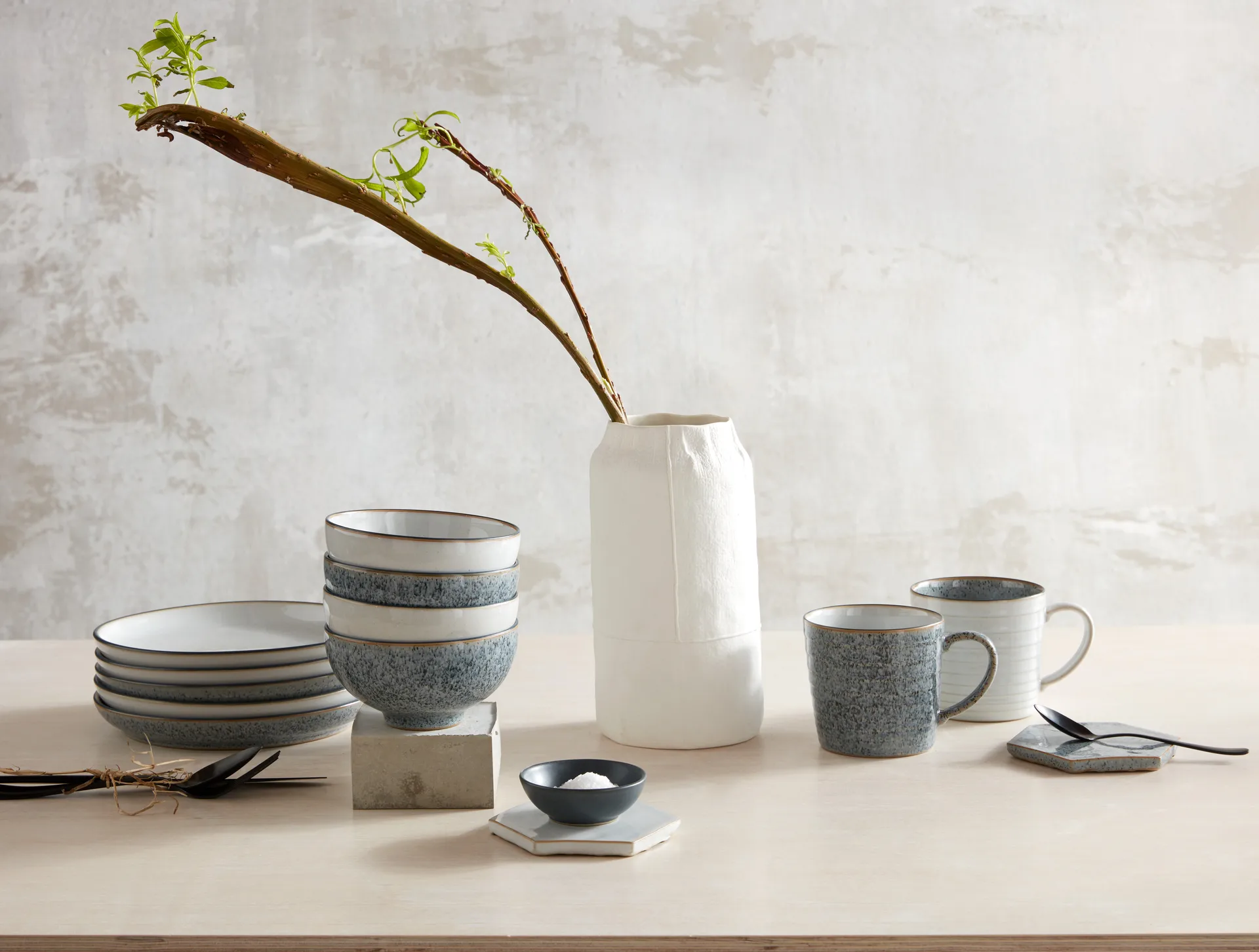 Studio Grey ryflowany kubek 400 ml, Granite Denby