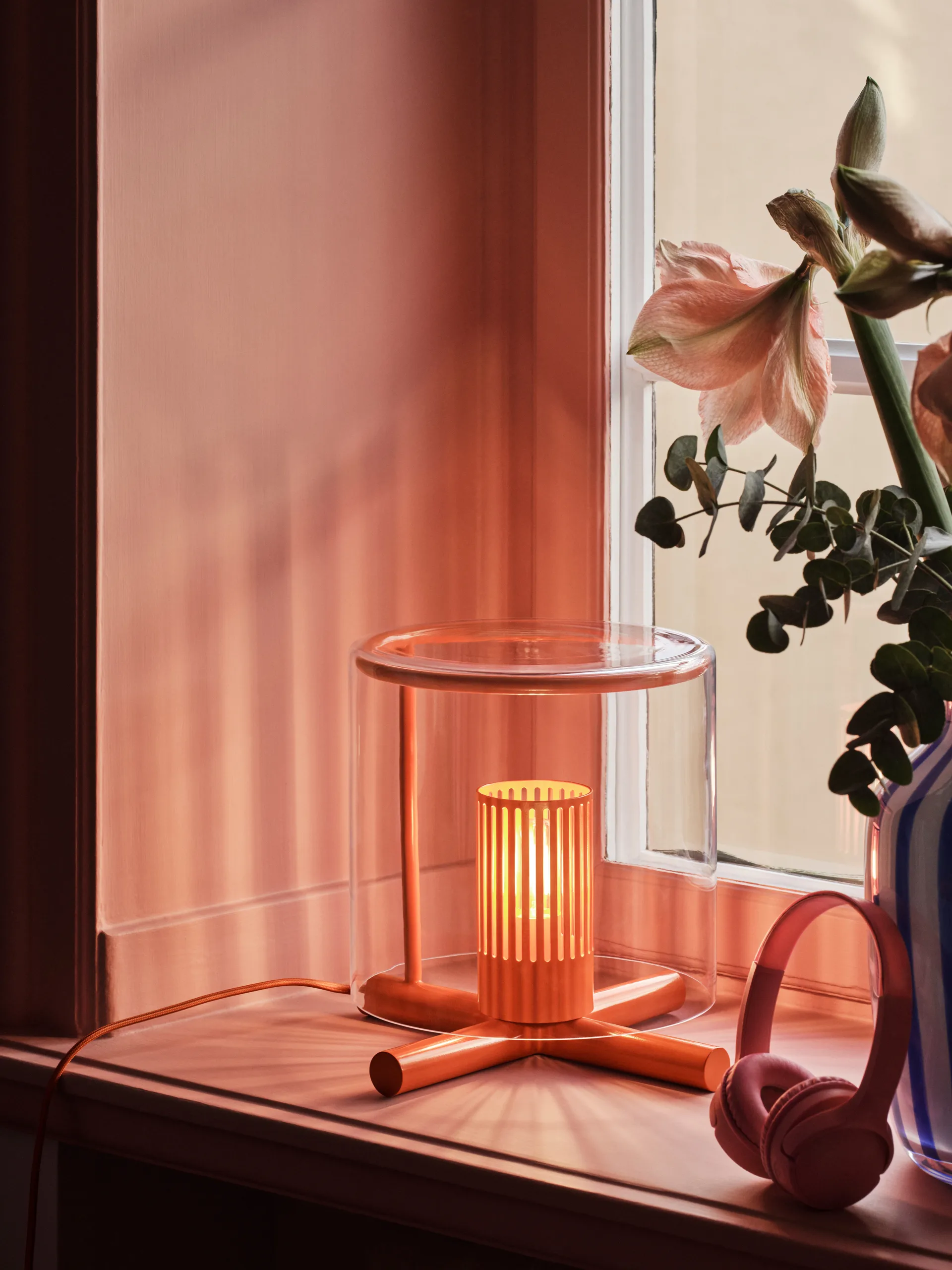 Lampa stołowa Fire Place, Red Design House Stockholm