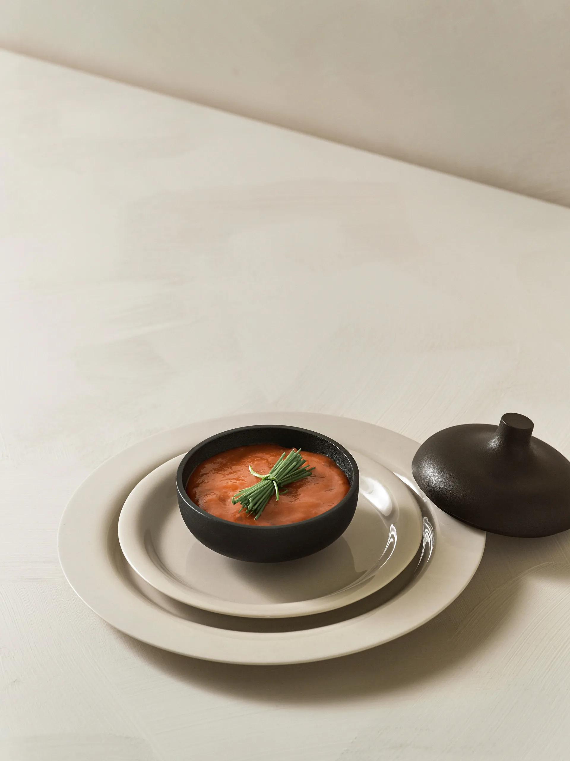 Miska z pokrywą Sand M Ø12 cm, Black clay Design House Stockholm