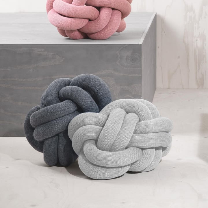 Poduszka Knot, jasny szary Design House Stockholm