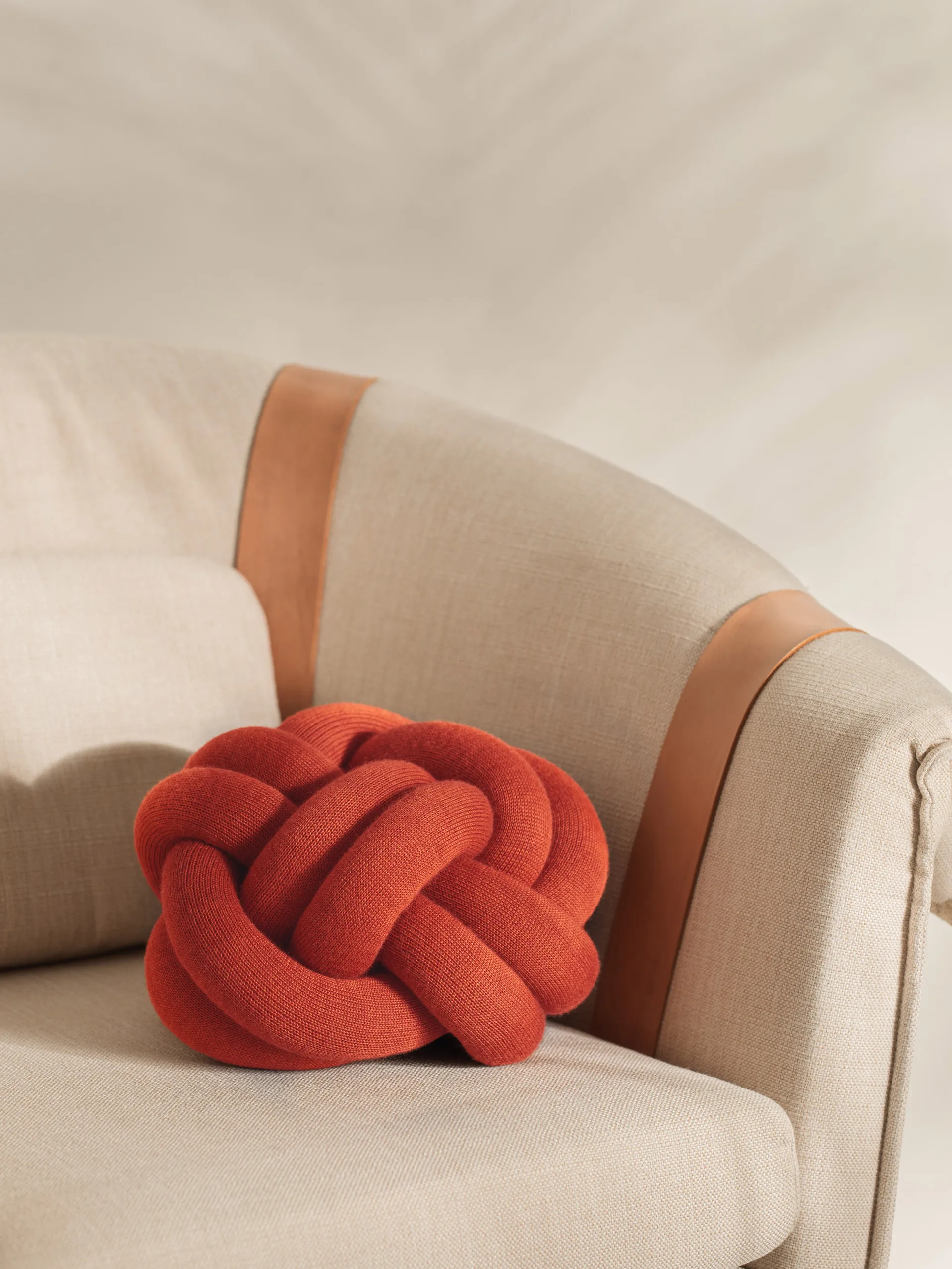 Poduszka Knot, Orange red Design House Stockholm