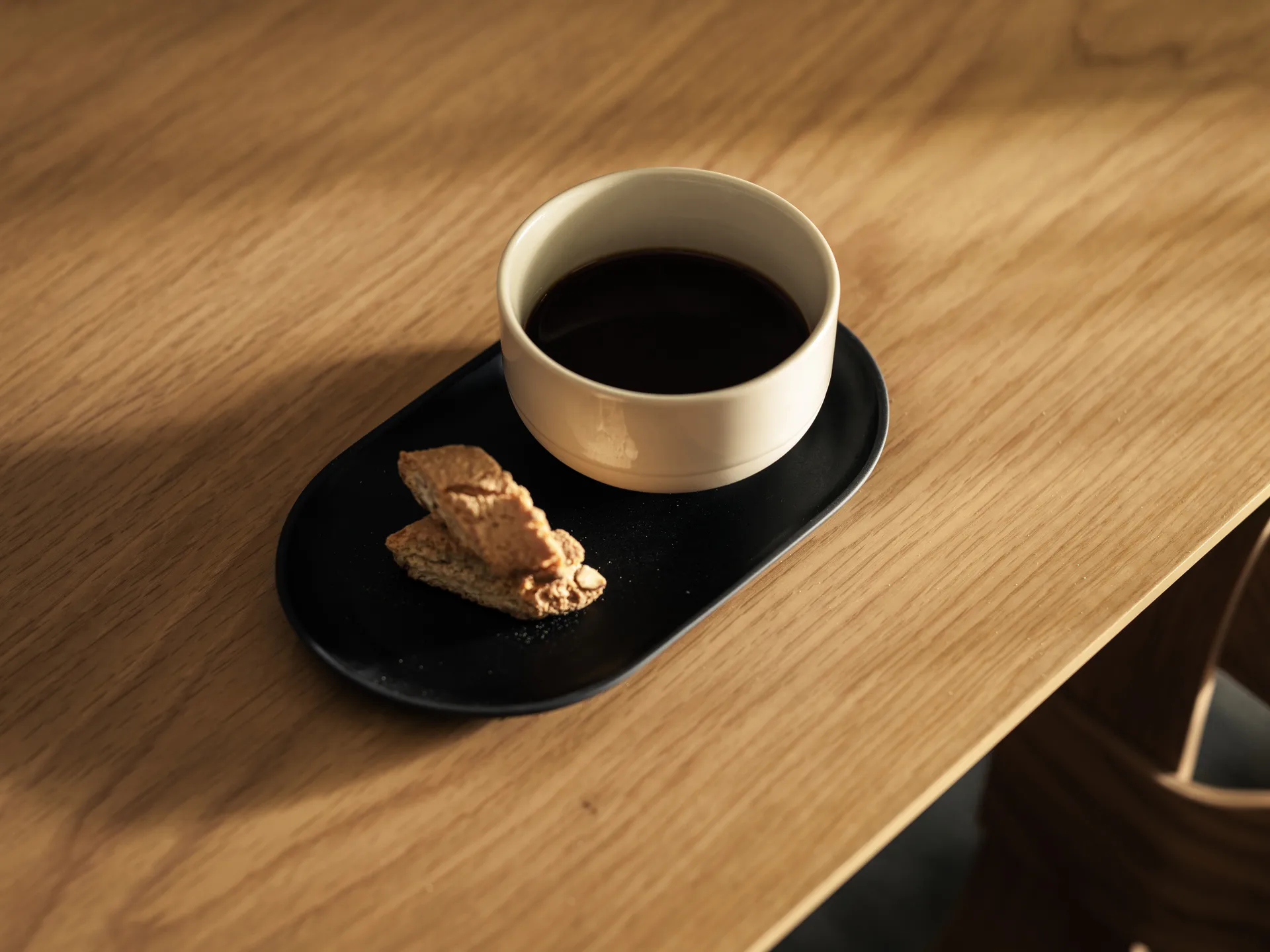 Płyta owalna Sand 12,5x20 cm, Black clay Design House Stockholm