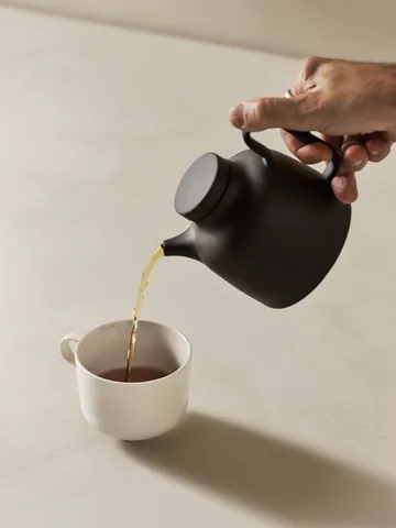 Sand czajnik 650 ml - Black clay - Design House Stockholm