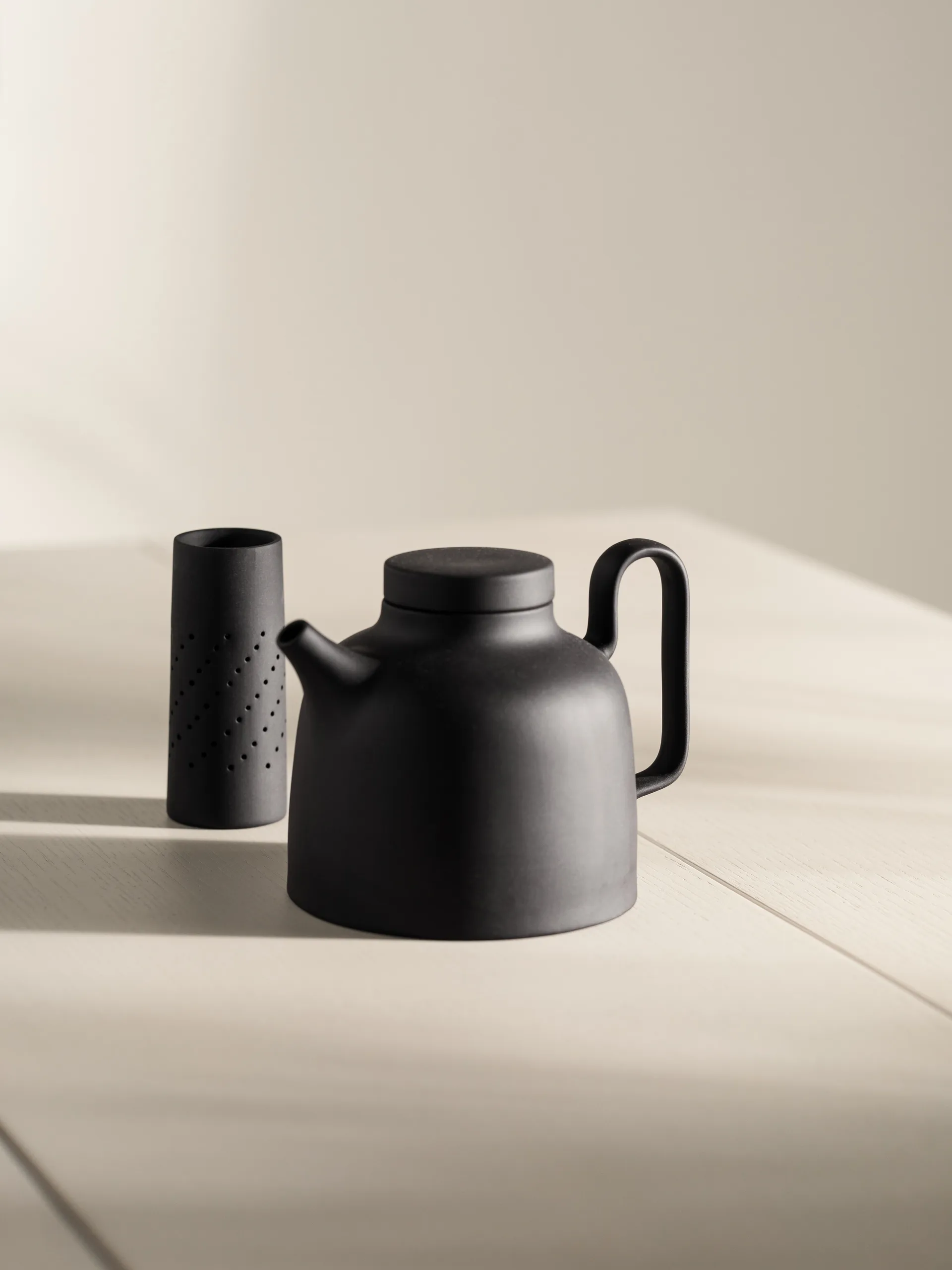 Sand czajnik 650 ml, Black clay Design House Stockholm