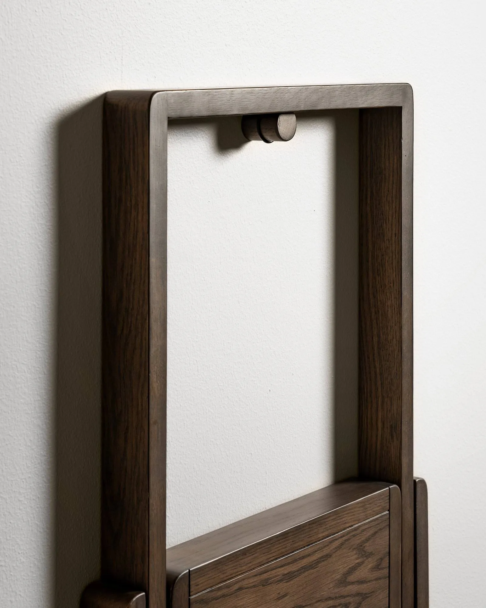Stołek Step, Dark oak Design House Stockholm