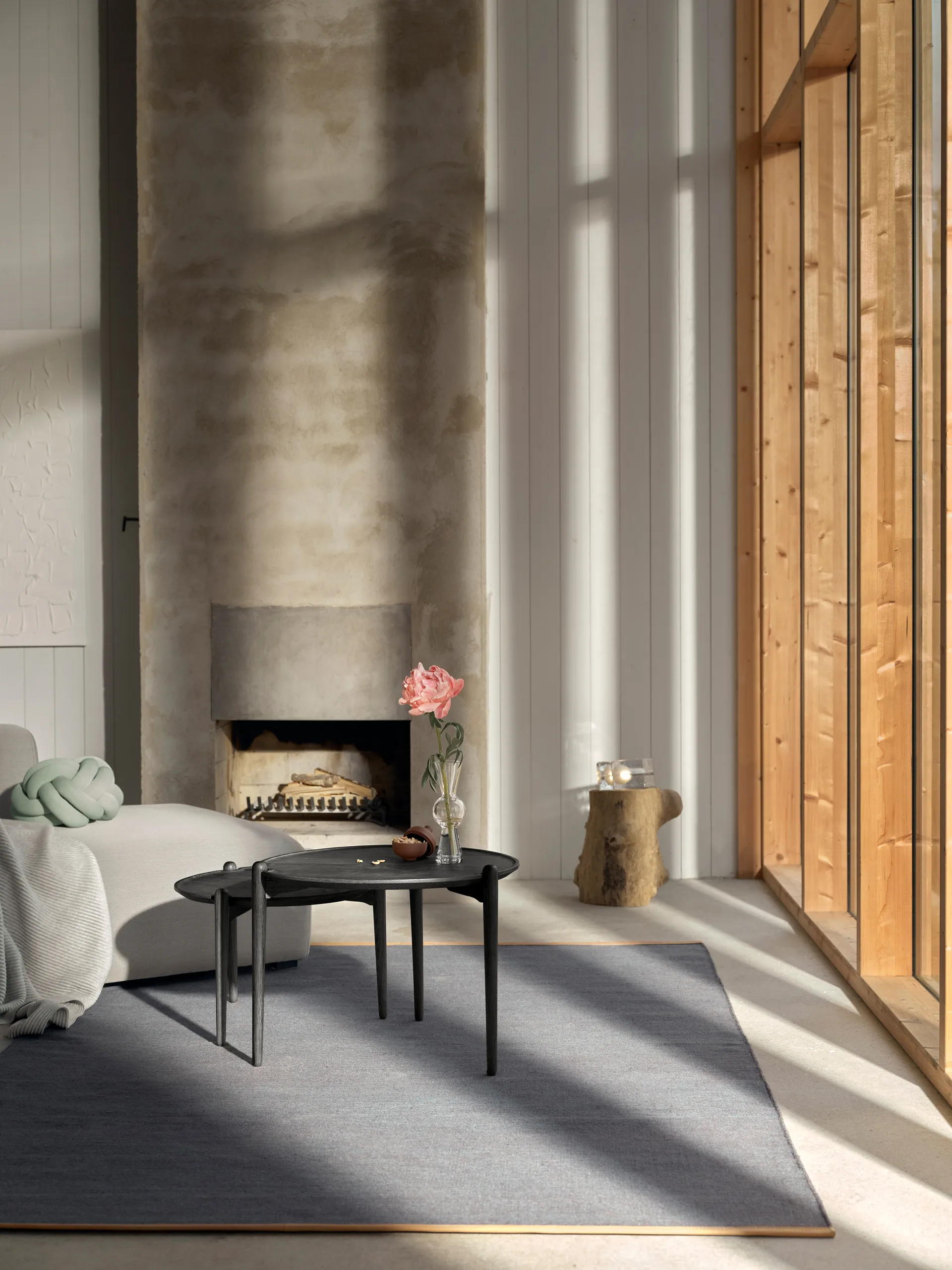 Stolik kawowy Aria, Czarny dąb, Ø50x37 cm Design House Stockholm